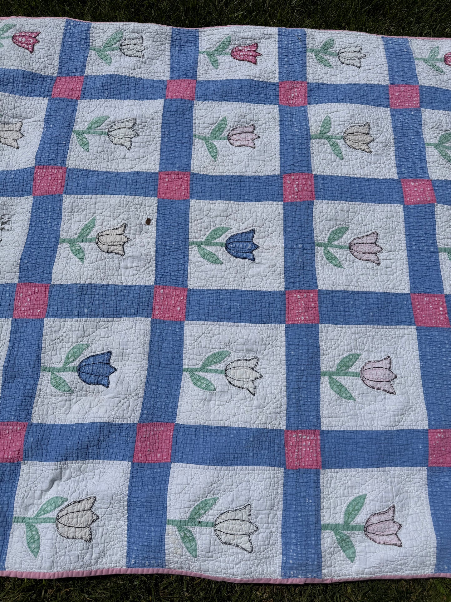 Vintage Tulip Cutter Quilt
