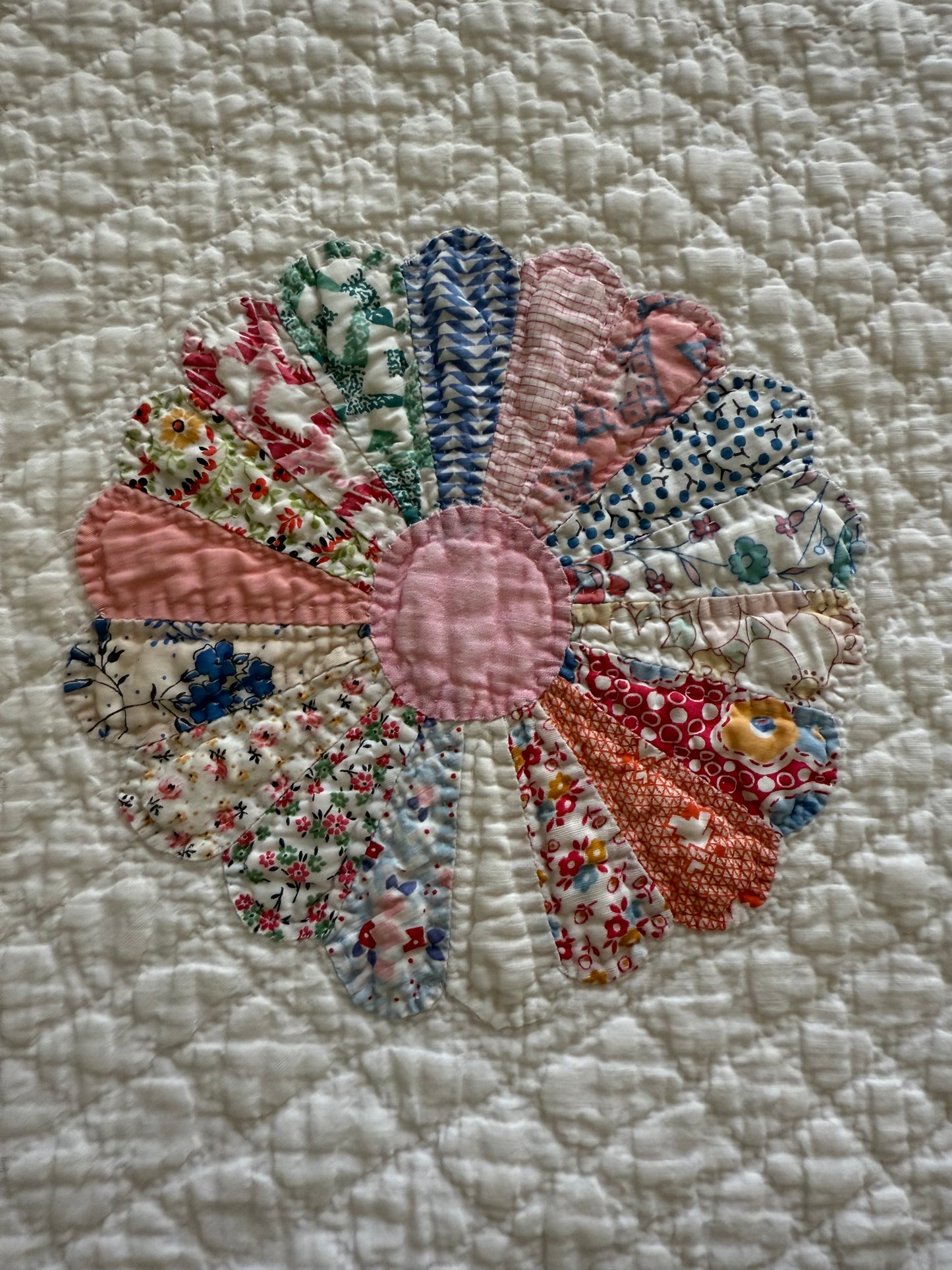 Vintage Dresden Plate Quilt