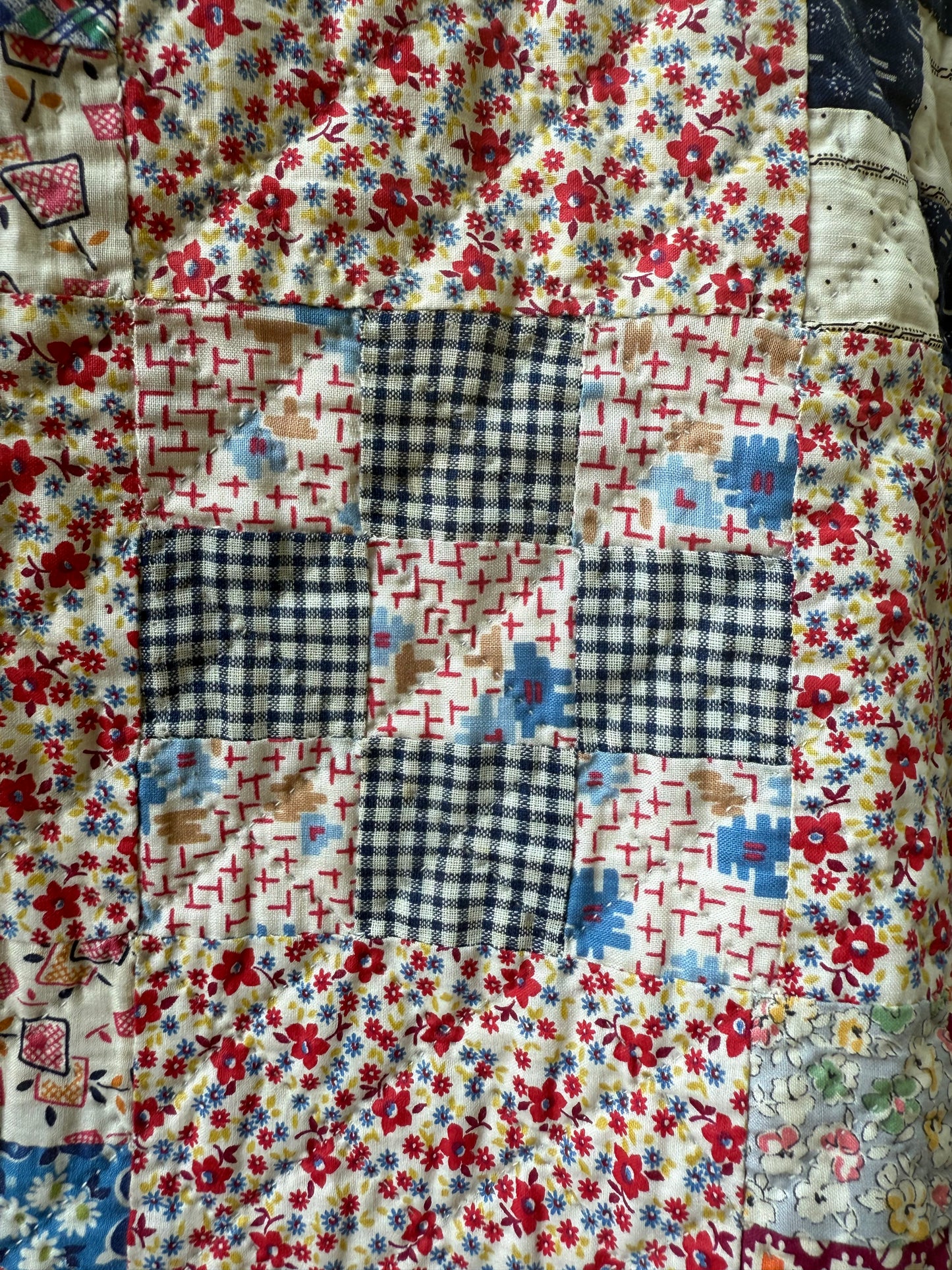 Vintage Red Floral Background Nine Patch Quilt