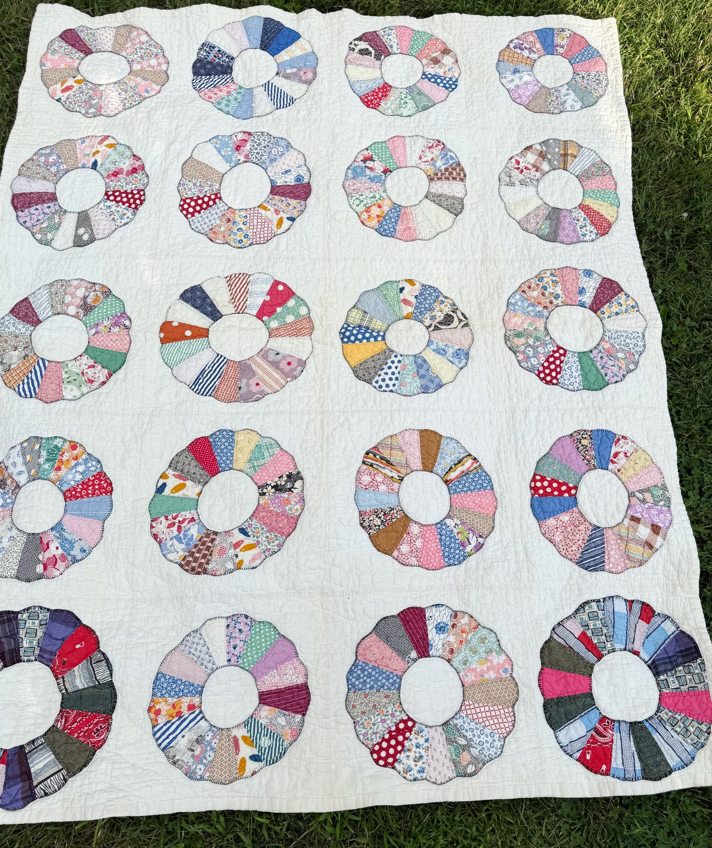 Vintage Dresden Plate Feedsack Quilt