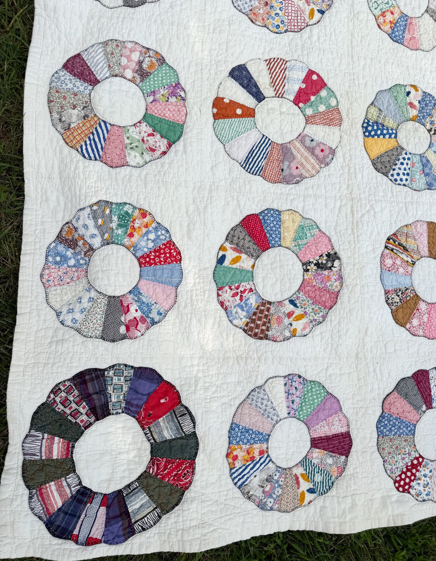 Vintage Dresden Plate Feedsack Quilt