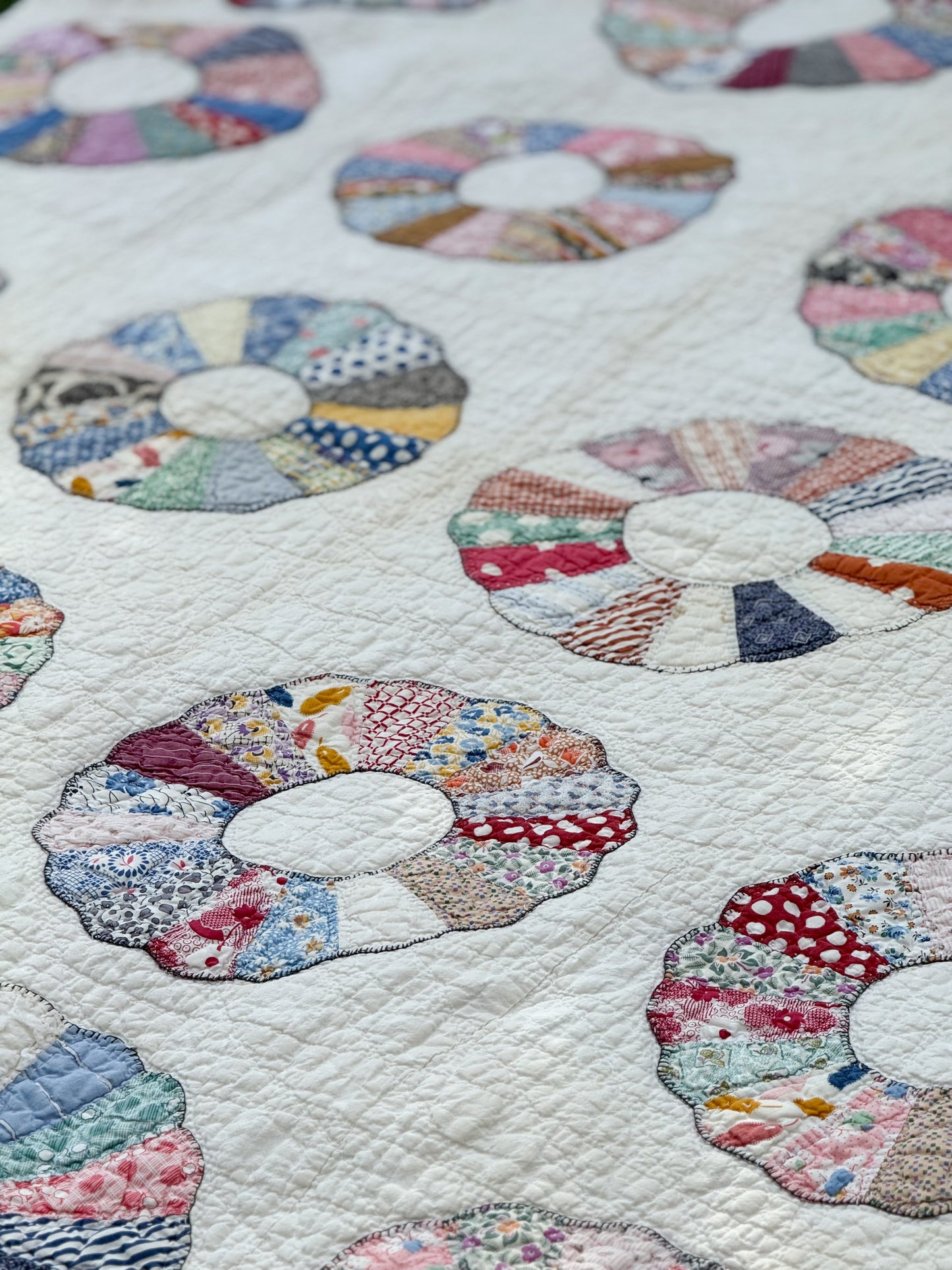 Vintage Dresden Plate Feedsack Quilt