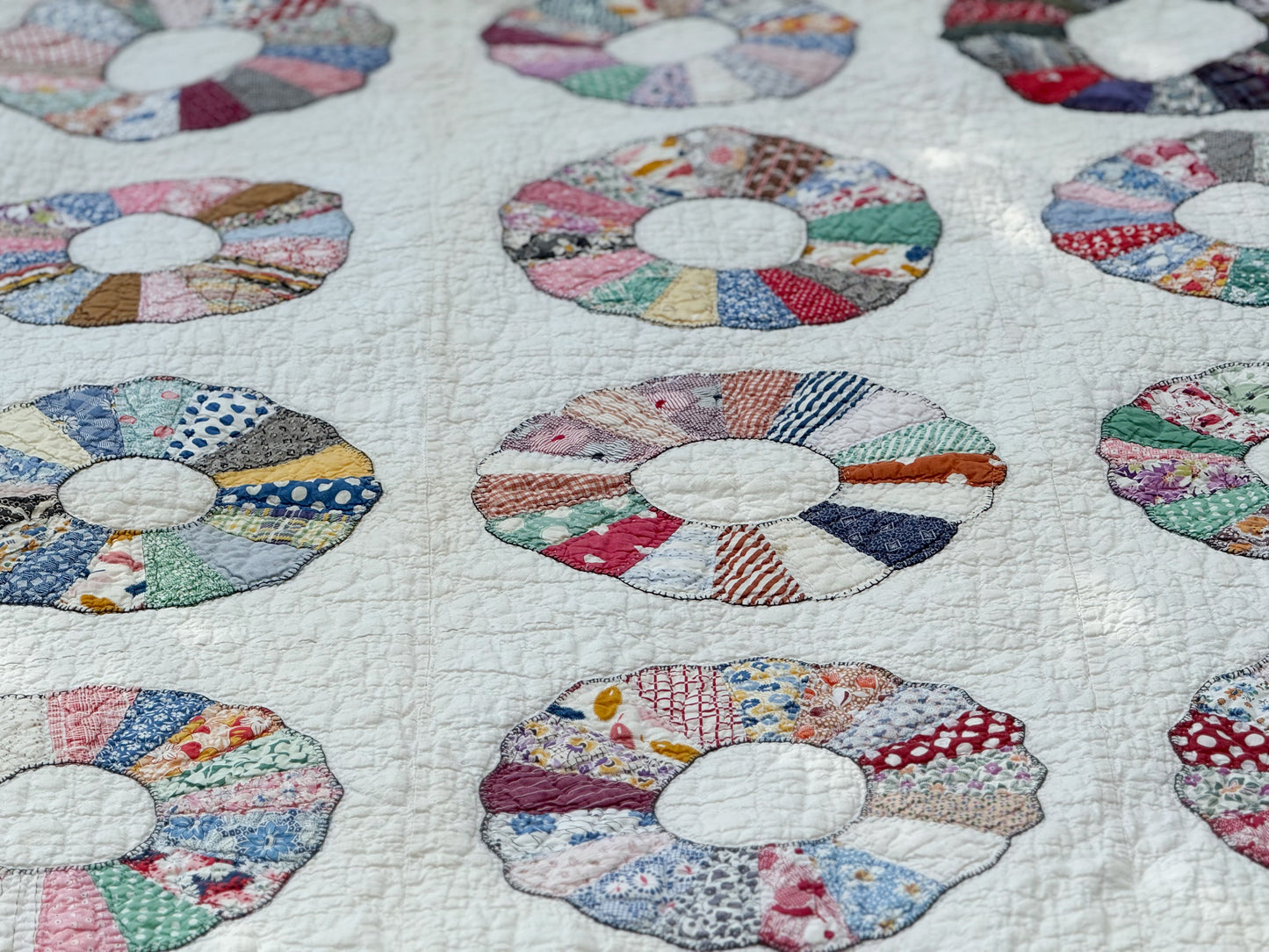 Vintage Dresden Plate Feedsack Quilt