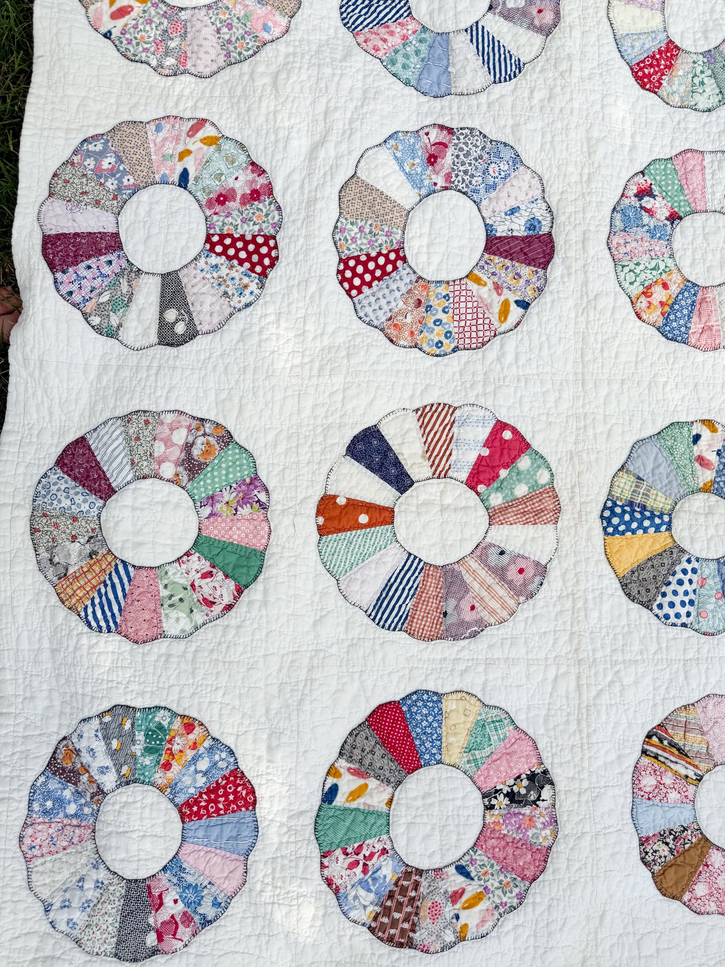 Vintage Dresden Plate Feedsack Quilt