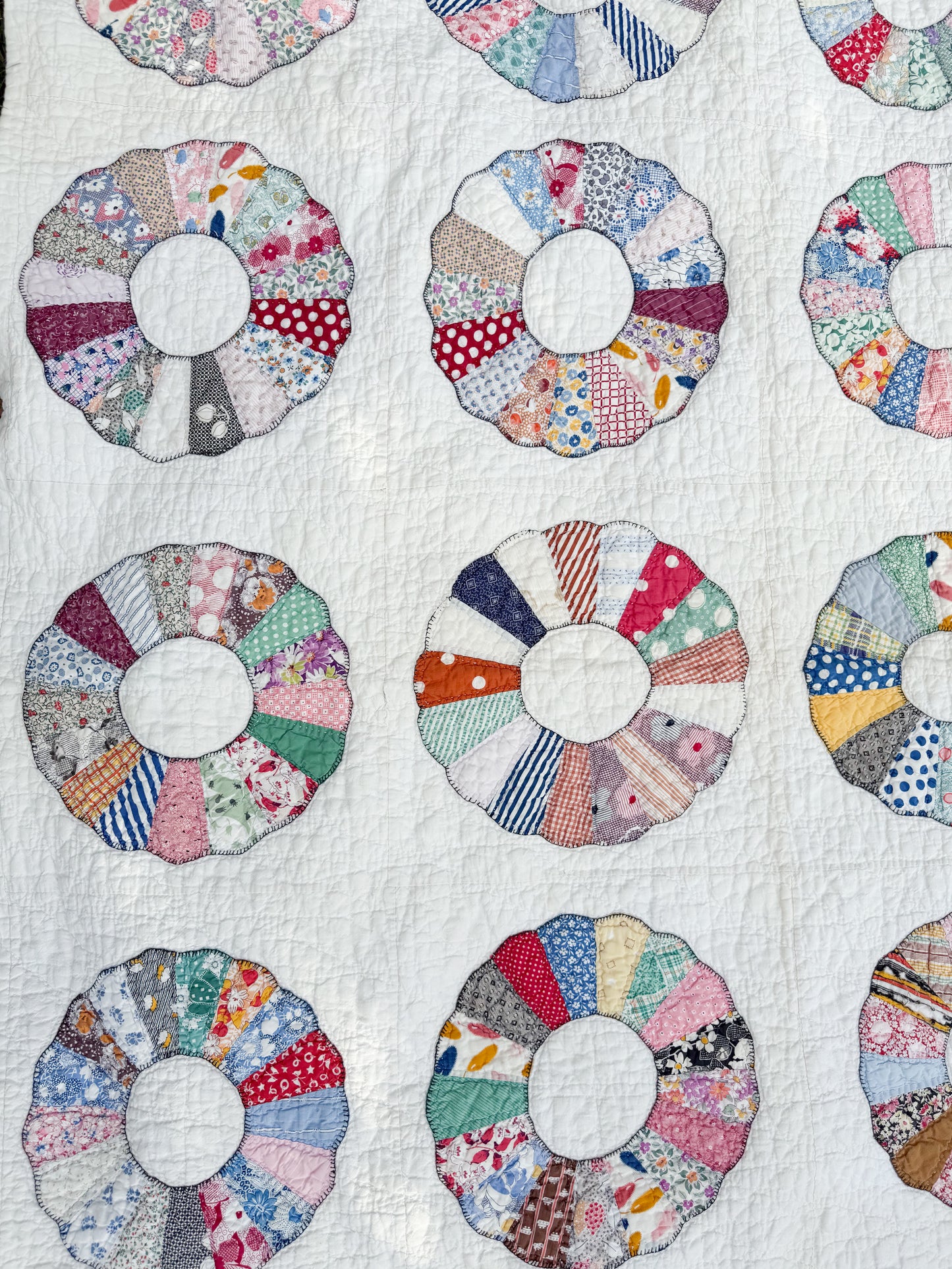 Vintage Dresden Plate Feedsack Quilt