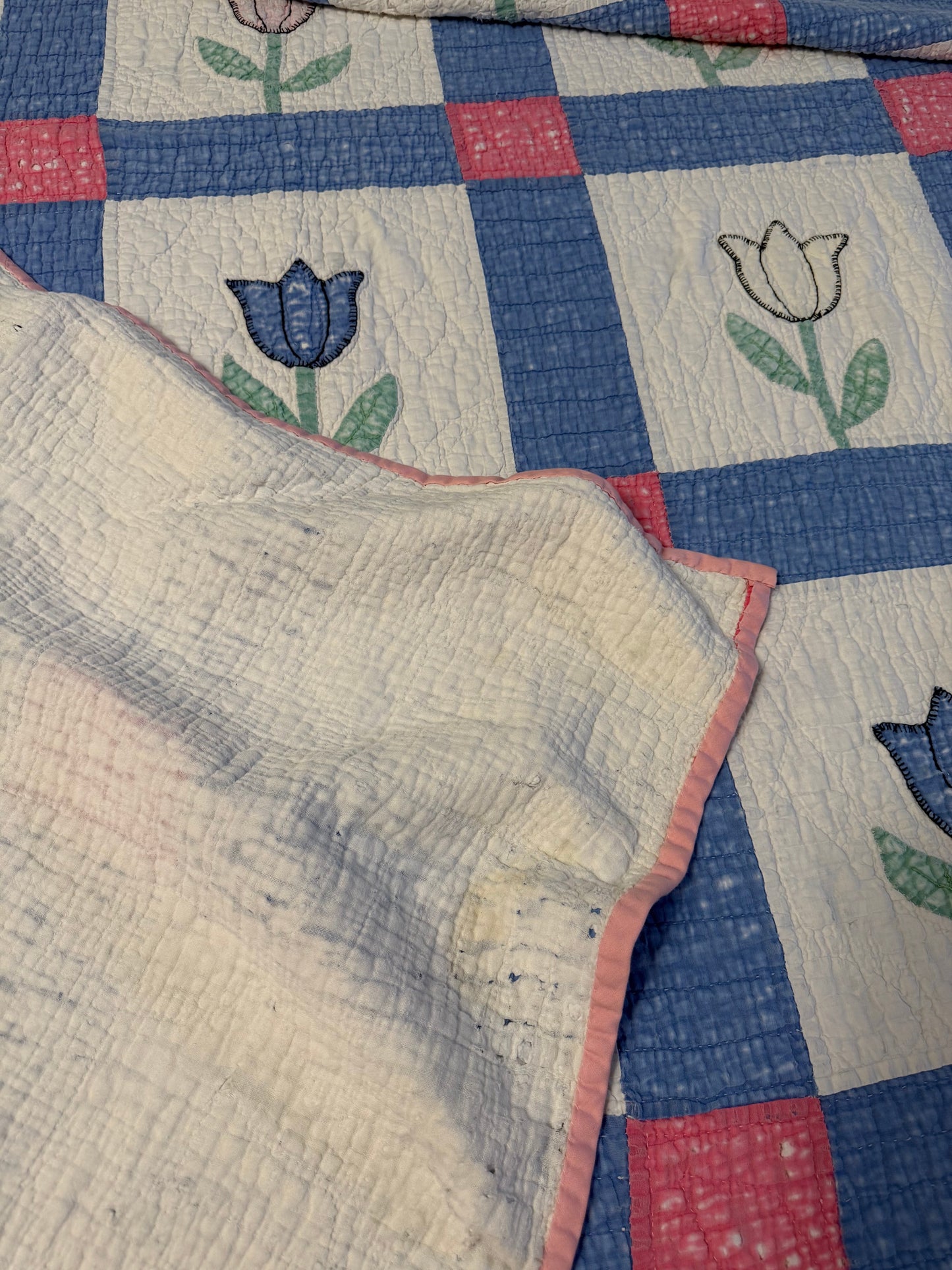 Vintage Tulip Cutter Quilt