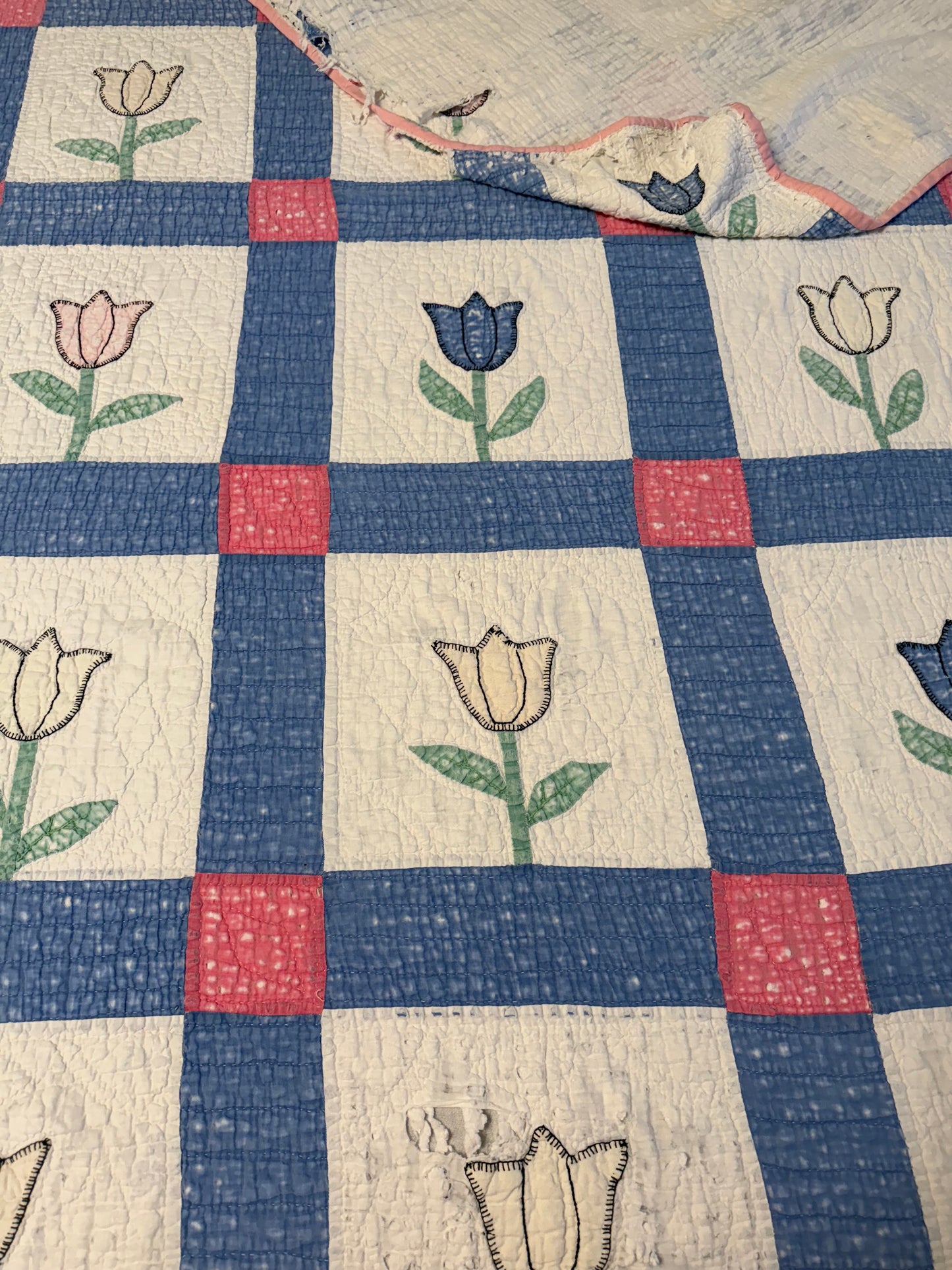 Vintage Tulip Cutter Quilt