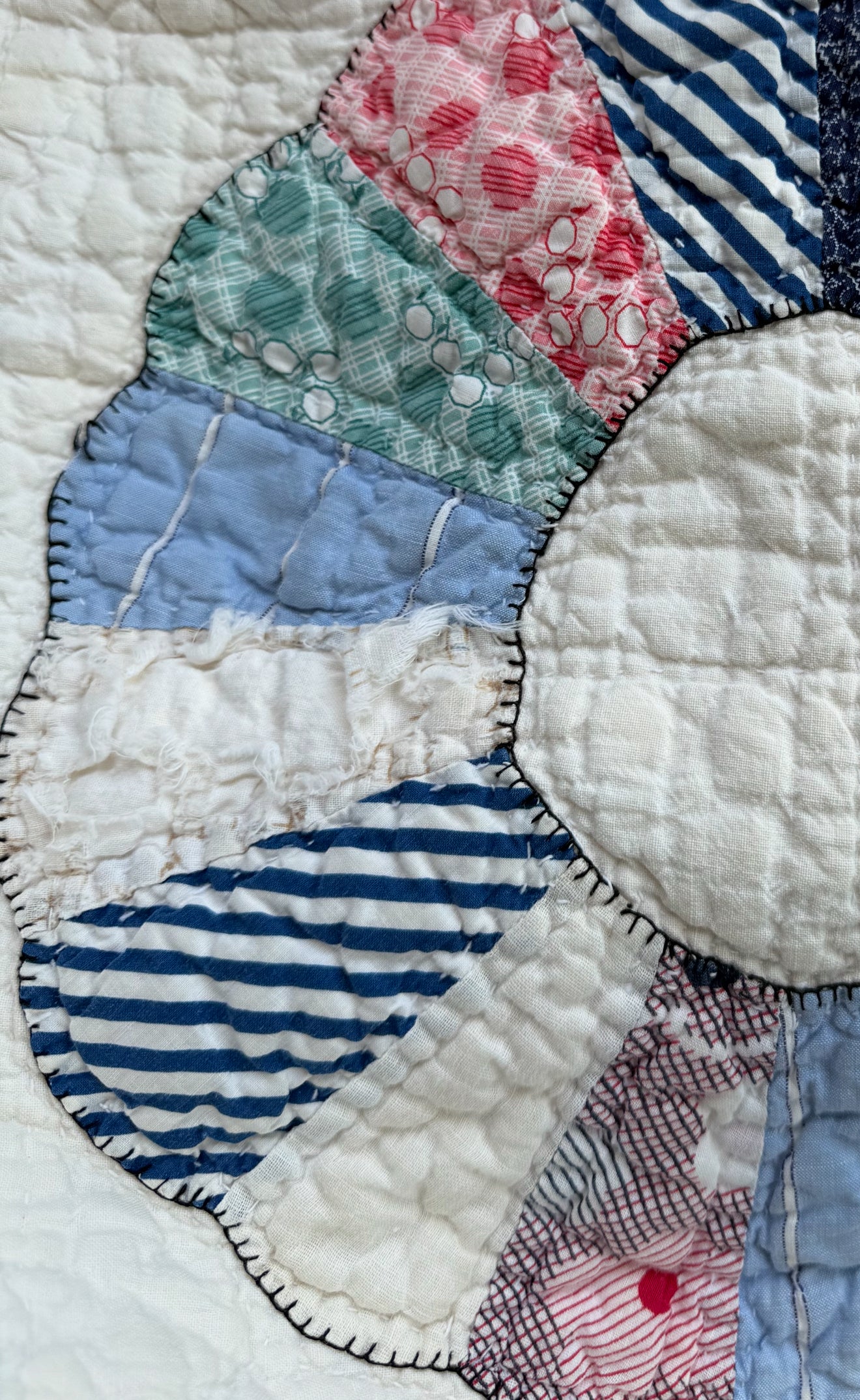 Vintage Dresden Plate Feedsack Quilt