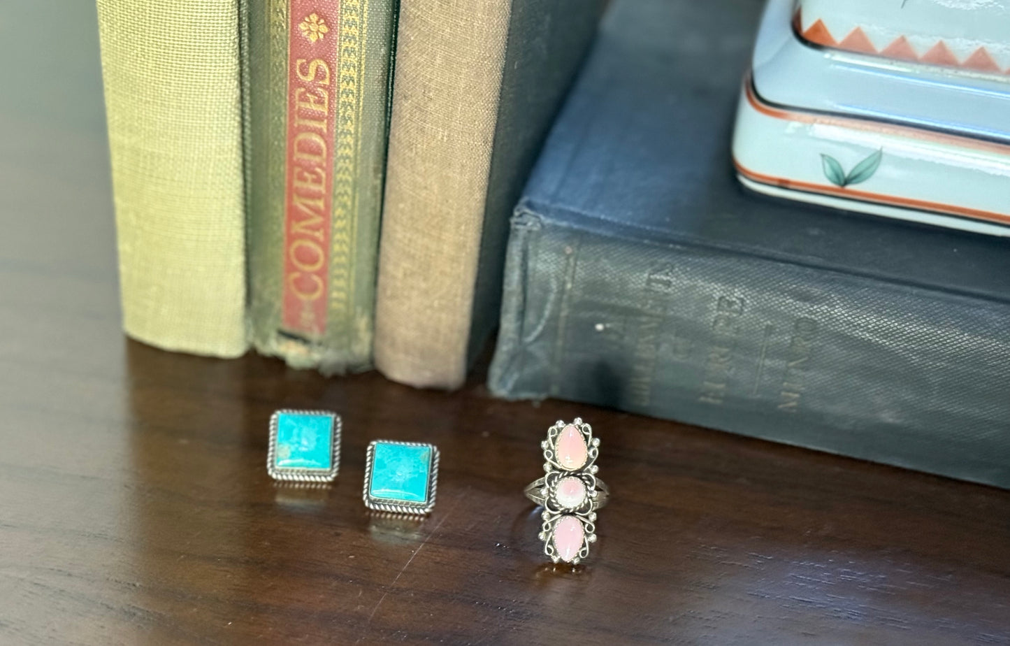 Sterling Pink Conch 3 Stone Ring