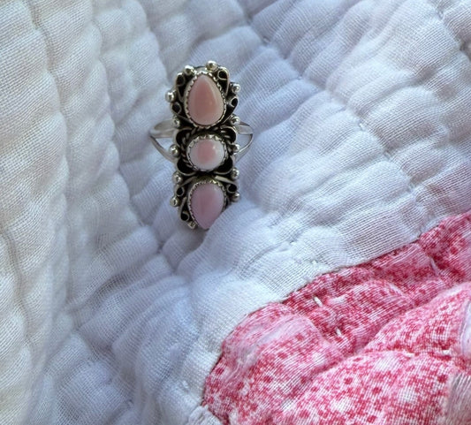 Sterling Pink Conch 3 Stone Ring