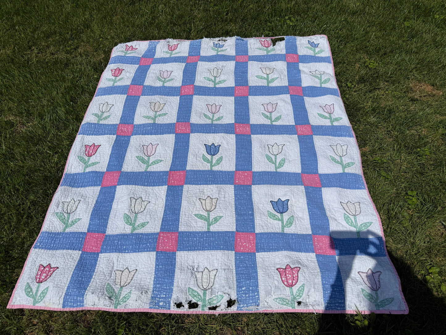 Vintage Tulip Cutter Quilt