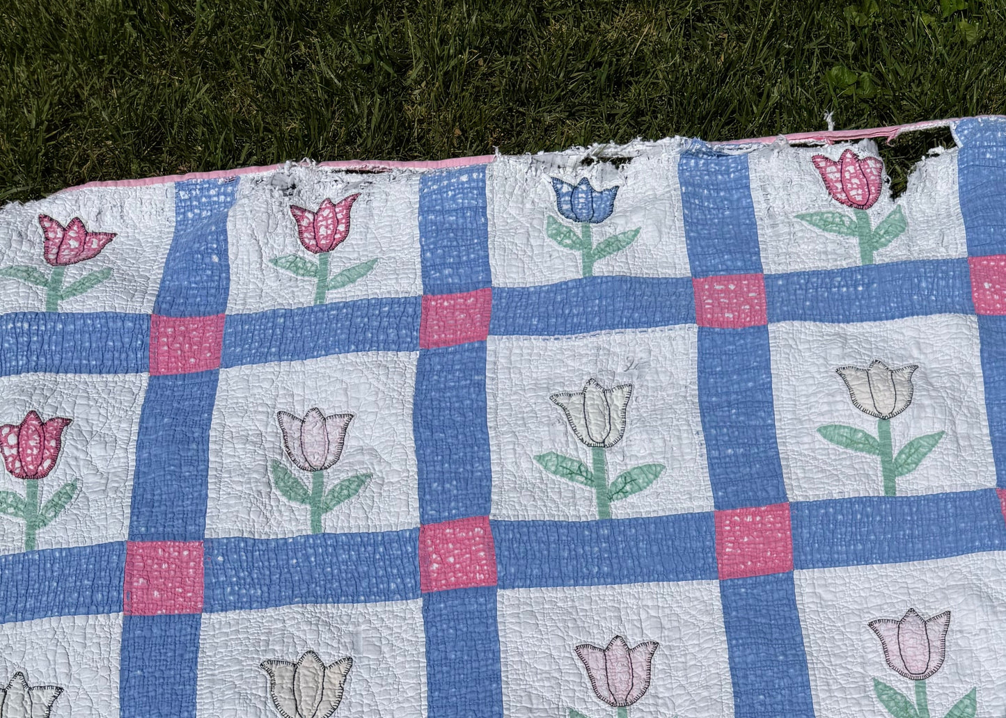 Vintage Tulip Cutter Quilt