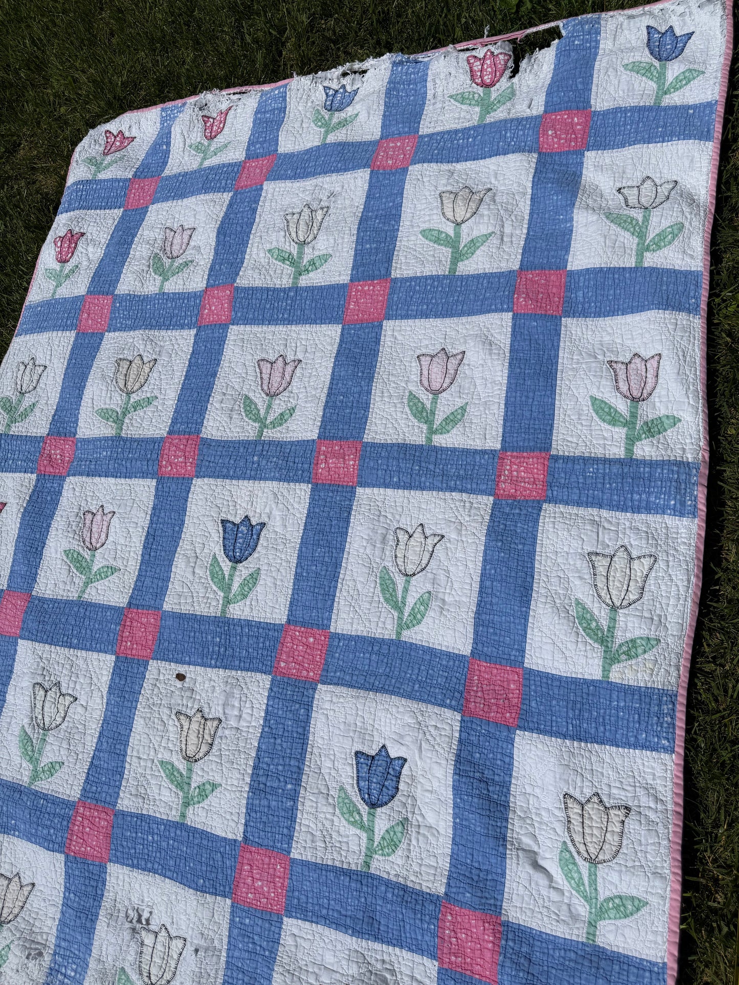Vintage Tulip Cutter Quilt