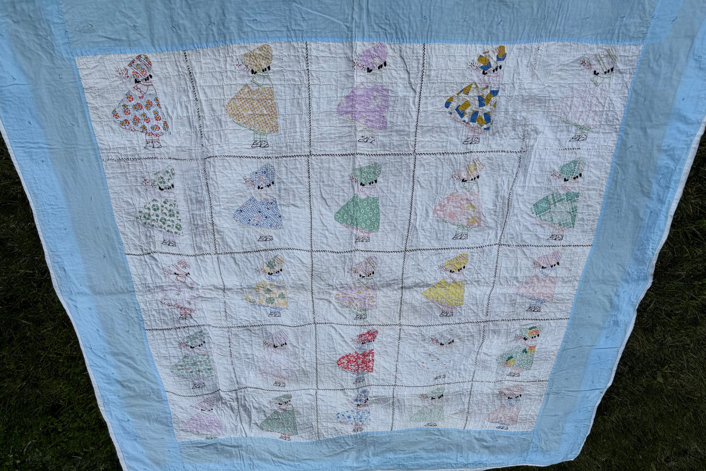 Vintage Sunbonnet Sue Quilt