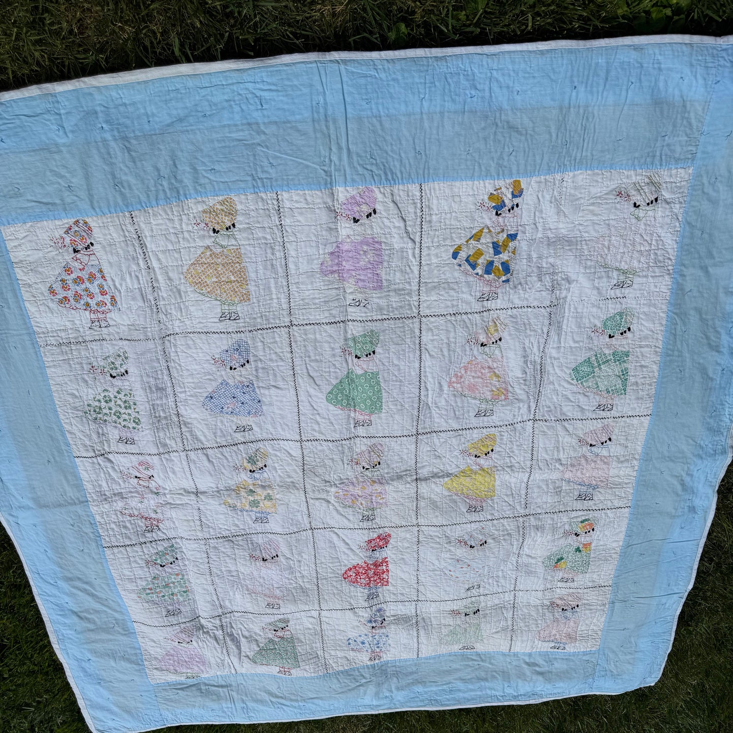 Vintage Sunbonnet Sue Quilt