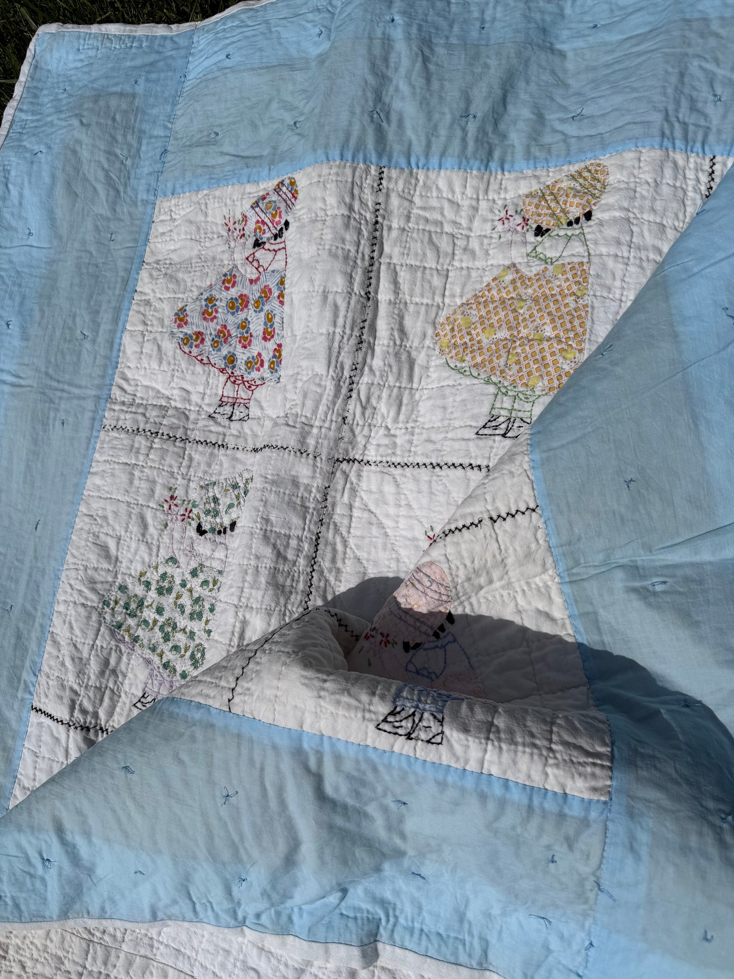 Vintage Sunbonnet Sue Quilt