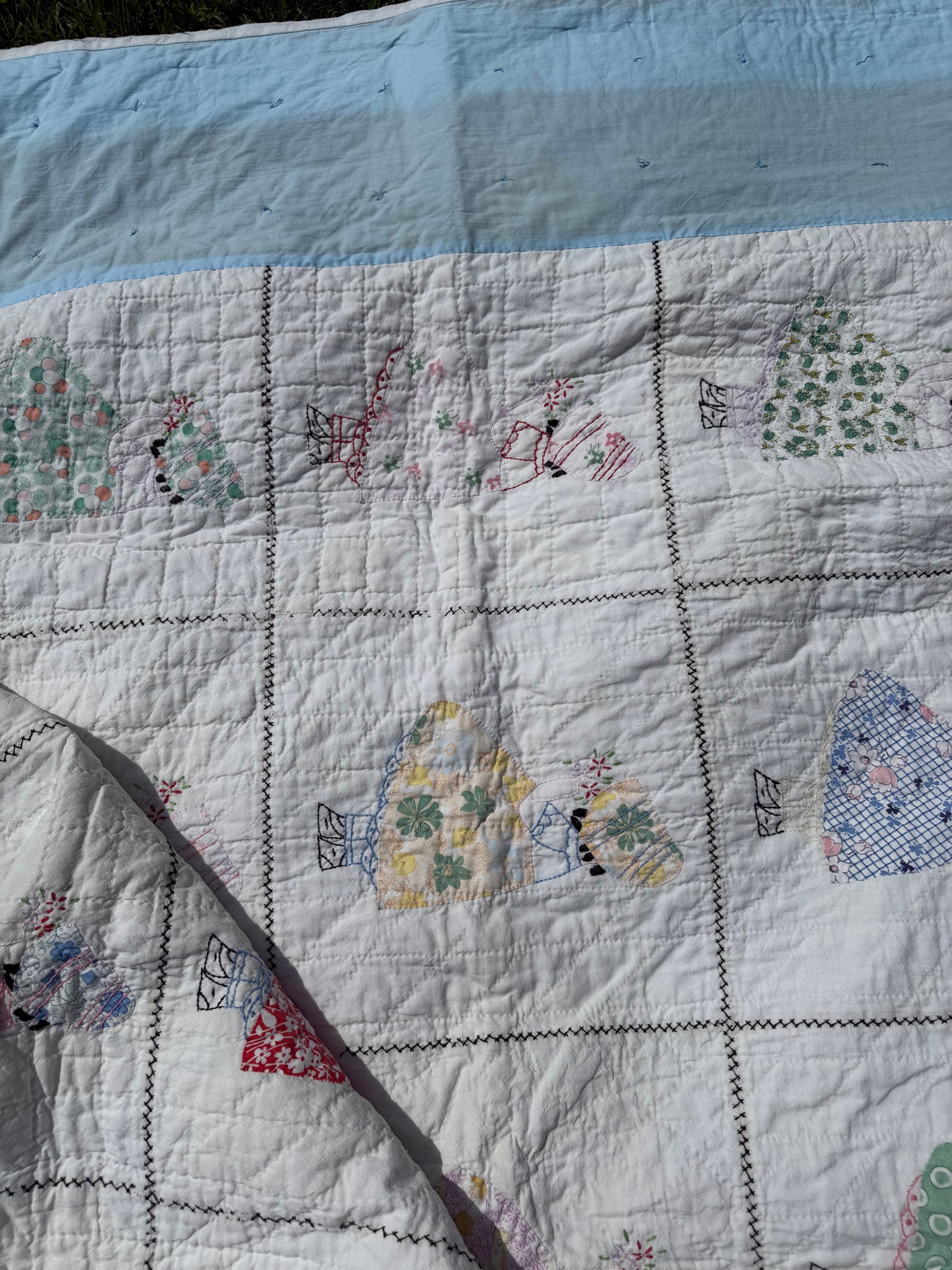 Vintage Sunbonnet Sue Quilt