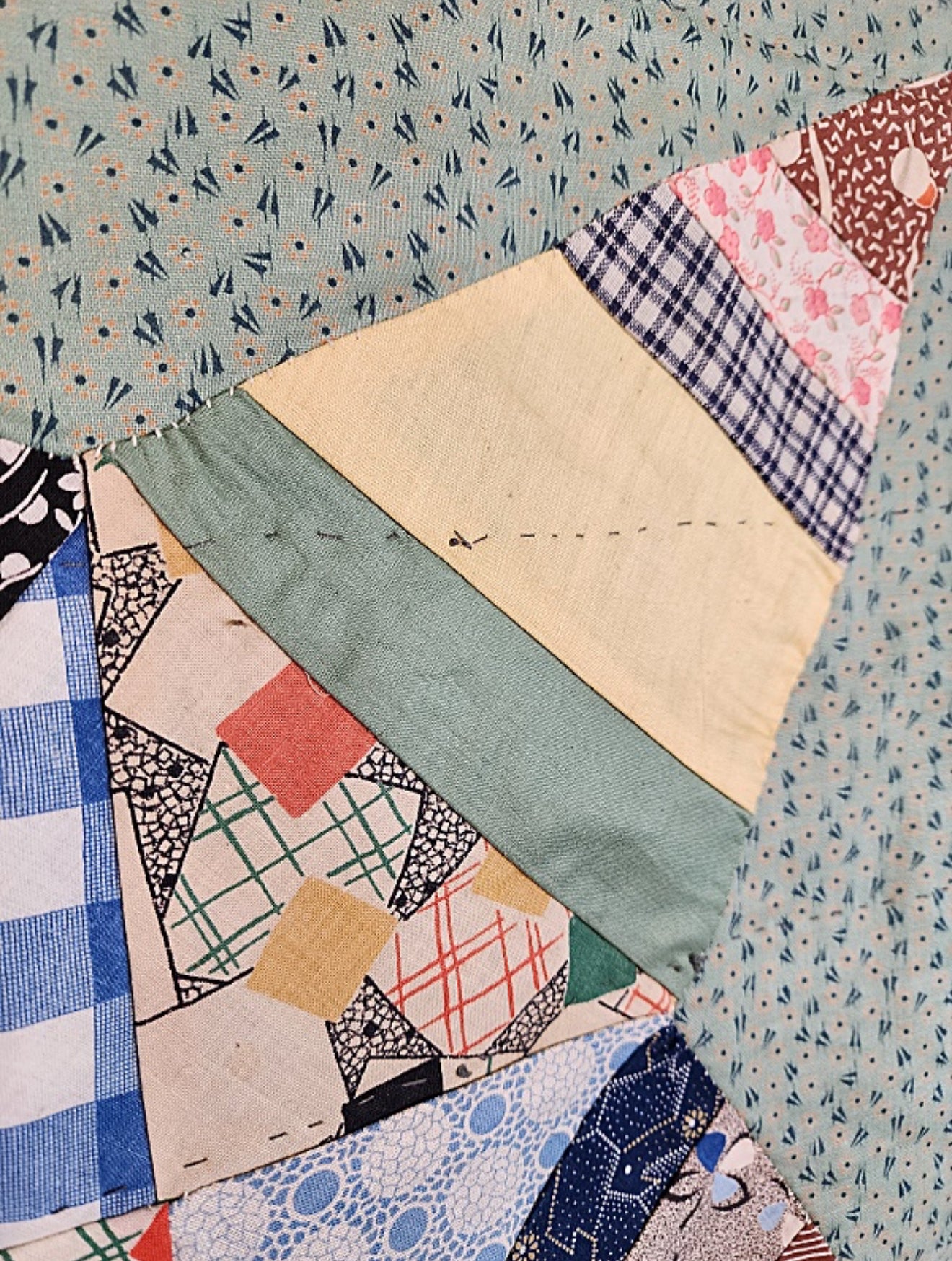 Vintage Rocky Road to Kansas Quilt with Leaves