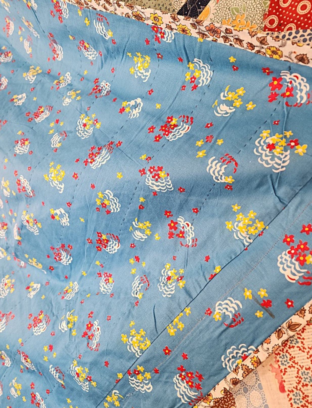 Vintage Rocky Road to Kansas Quilt with Leaves