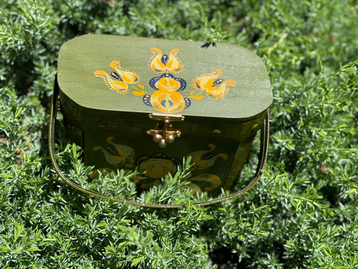 Vintage Green Floral Wooden Purse