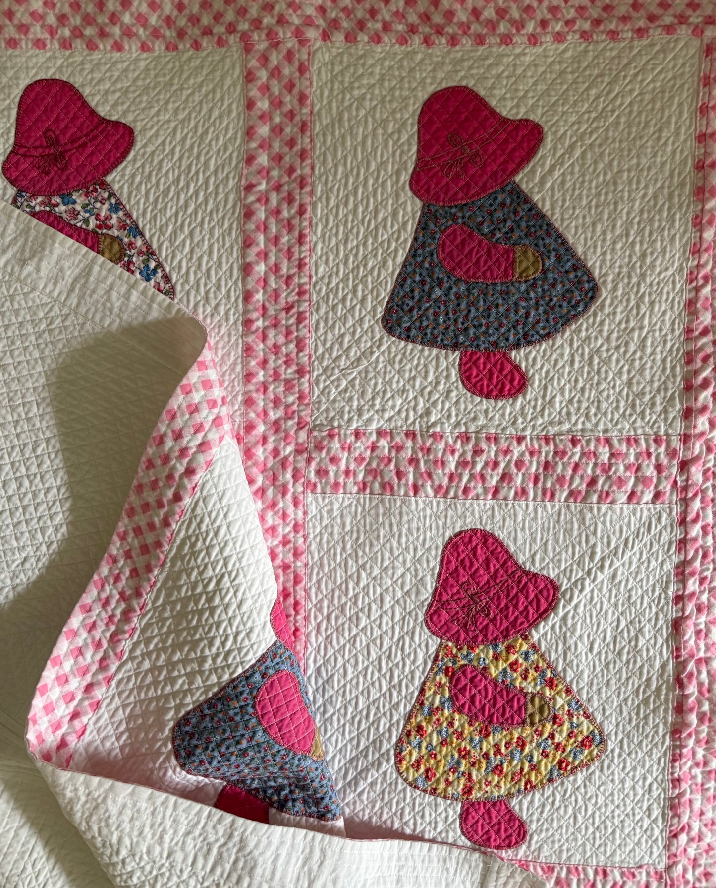 Vintage Sunbonnet Sue Quilt