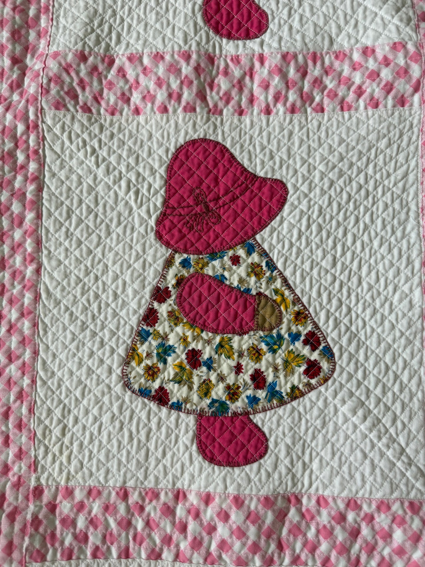 Vintage Sunbonnet Sue Quilt