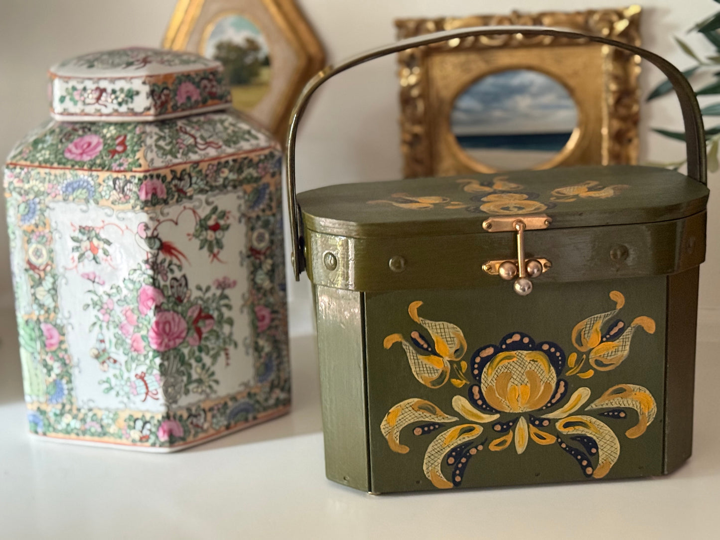 Vintage Green Floral Wooden Purse