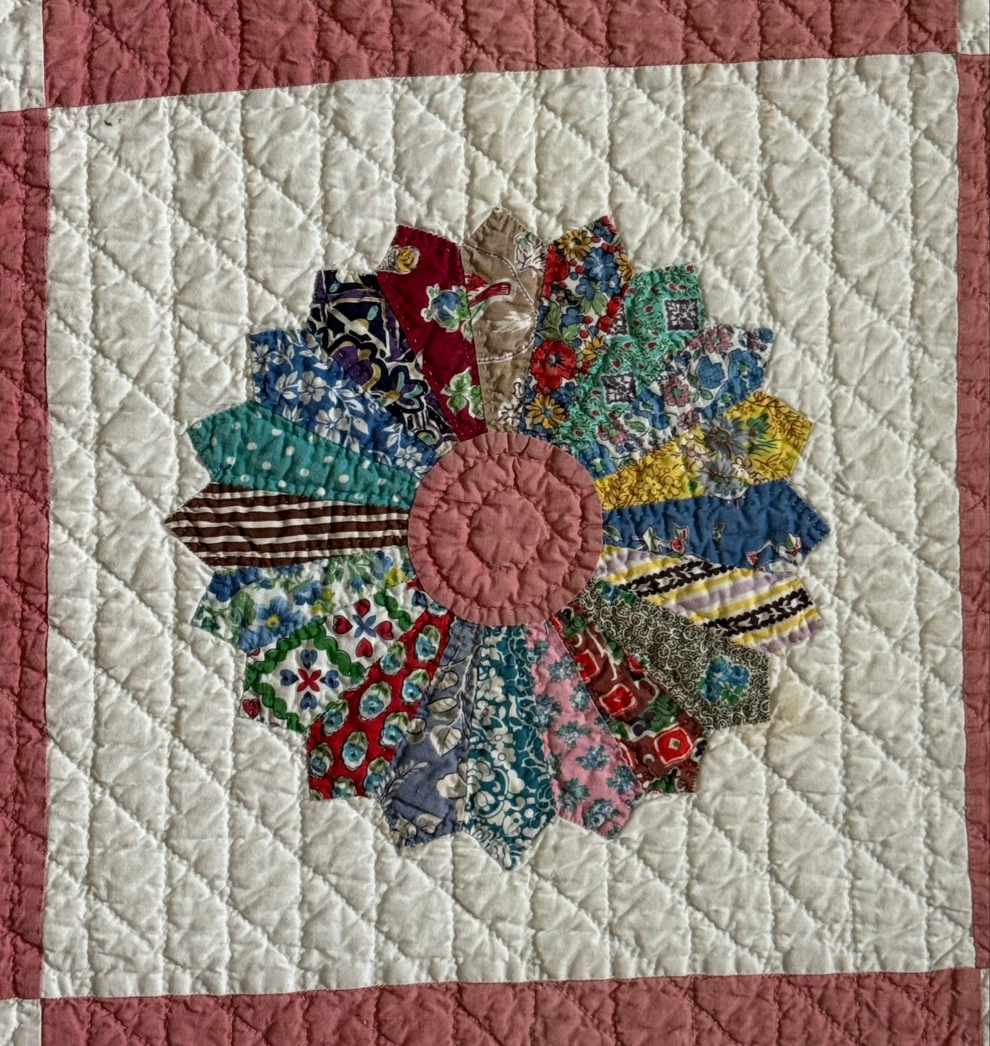 Vintage Dresden Plate Quilt