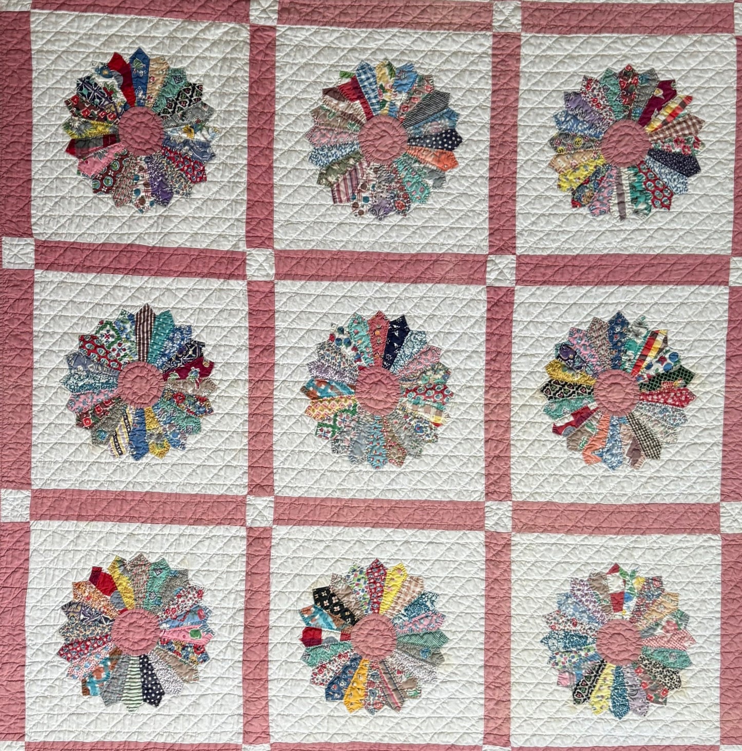 Vintage Dresden Plate Quilt