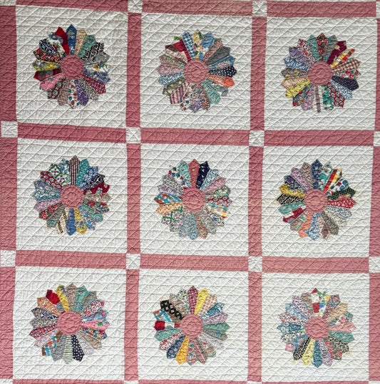 Vintage Dresden Plate Quilt