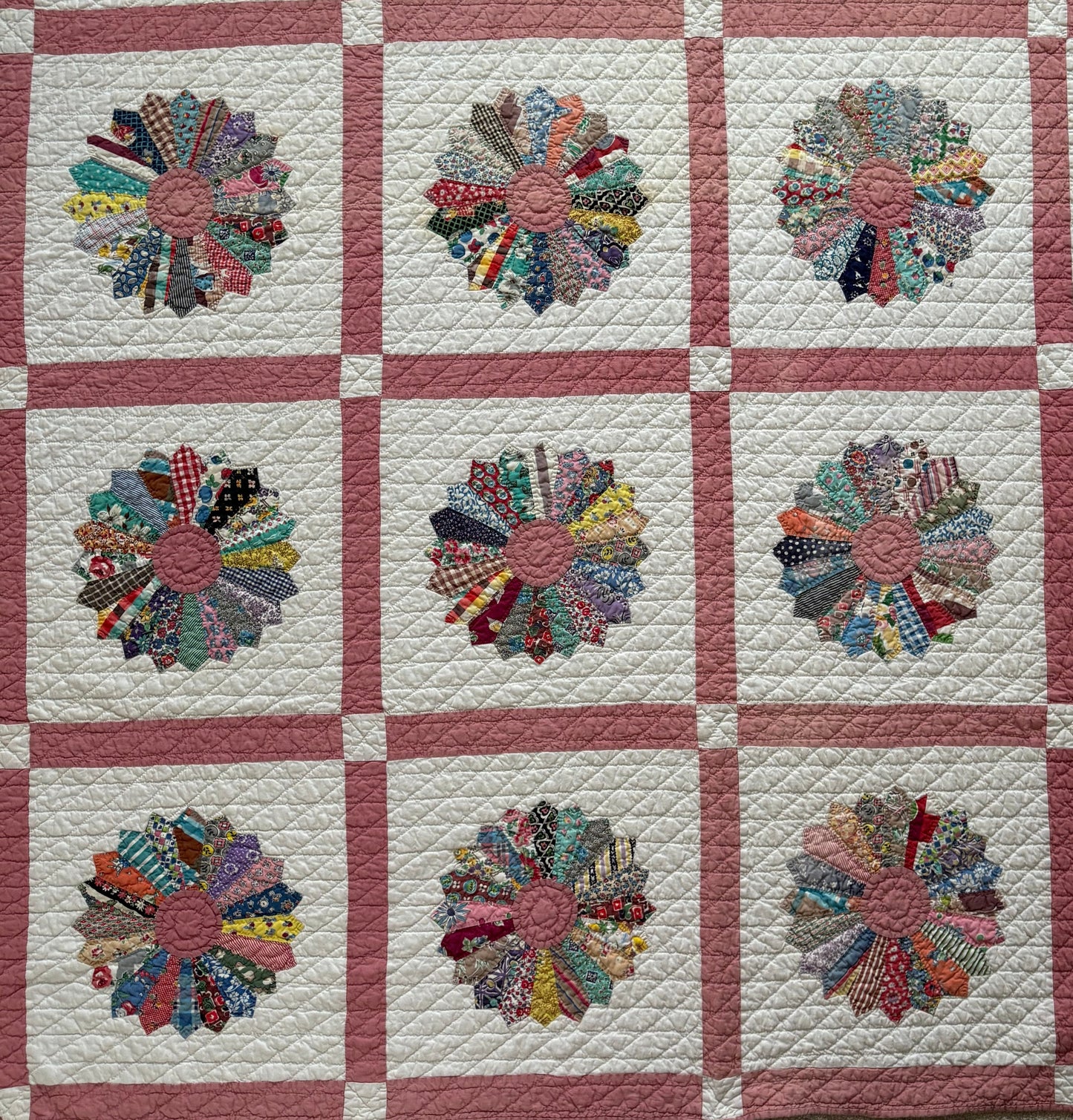 Vintage Dresden Plate Quilt