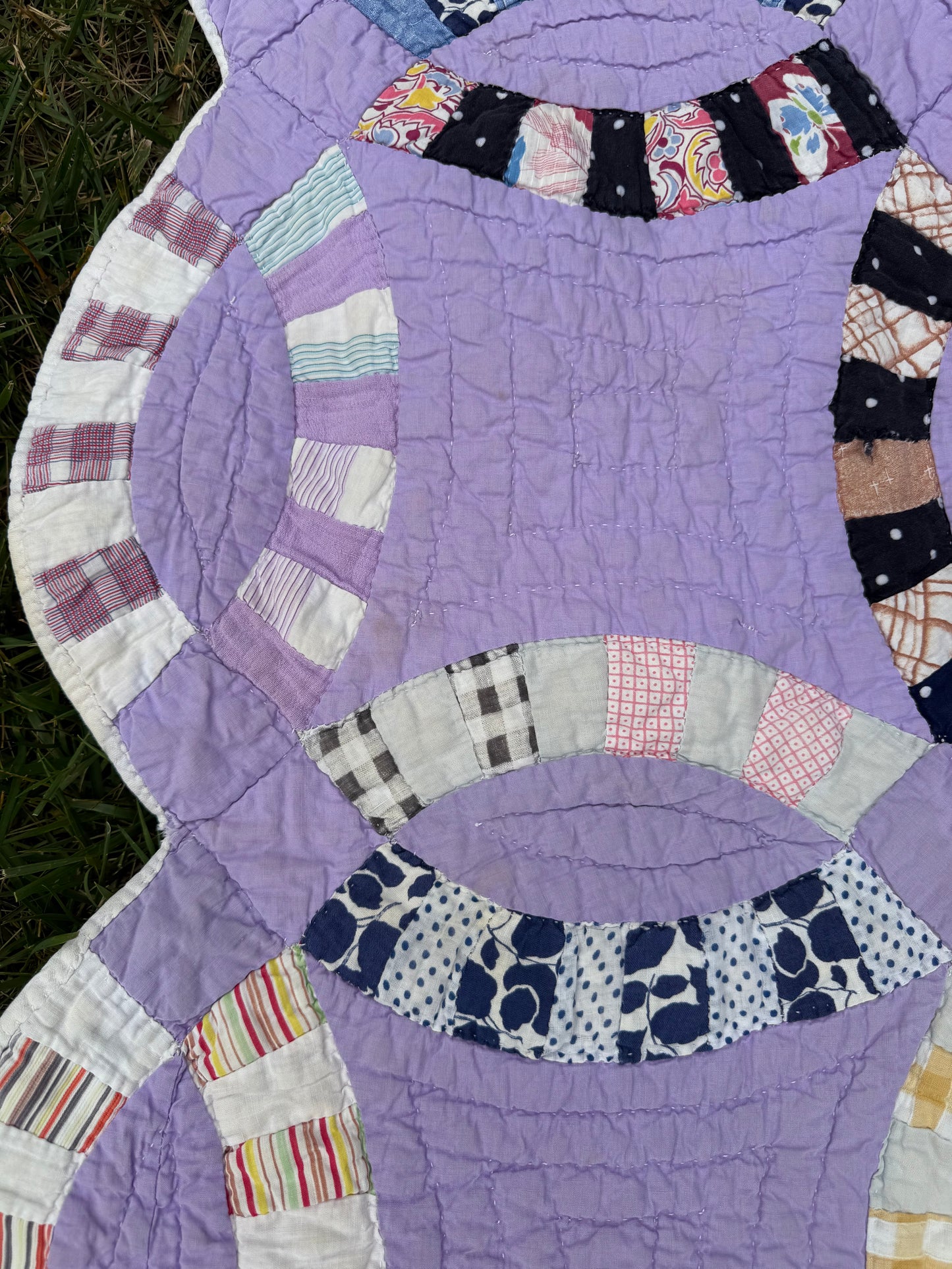 Vintage Lavender Wedding Ring Cutter Quilt