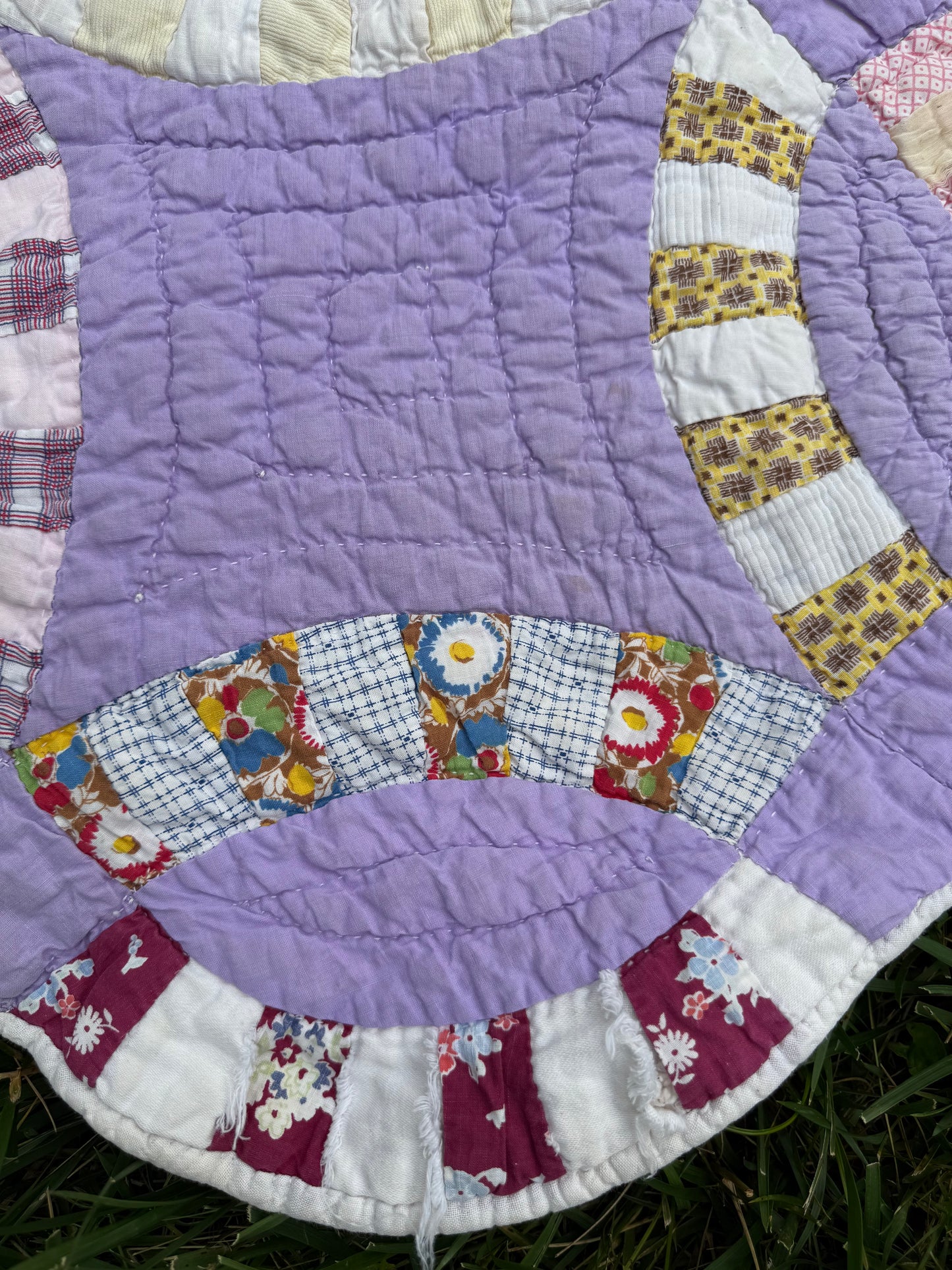 Vintage Lavender Wedding Ring Cutter Quilt