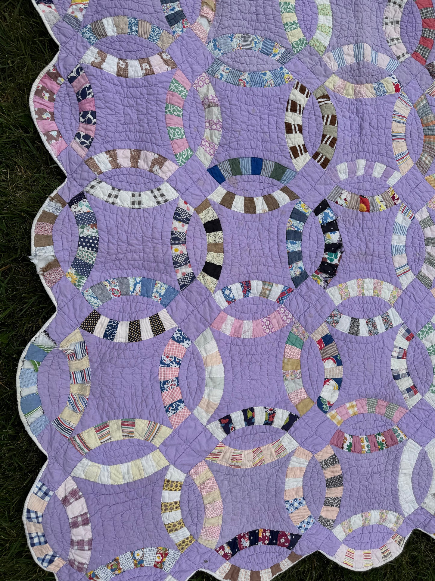 Vintage Lavender Wedding Ring Cutter Quilt