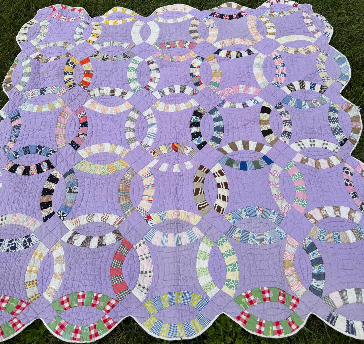 Vintage Lavender Wedding Ring Cutter Quilt