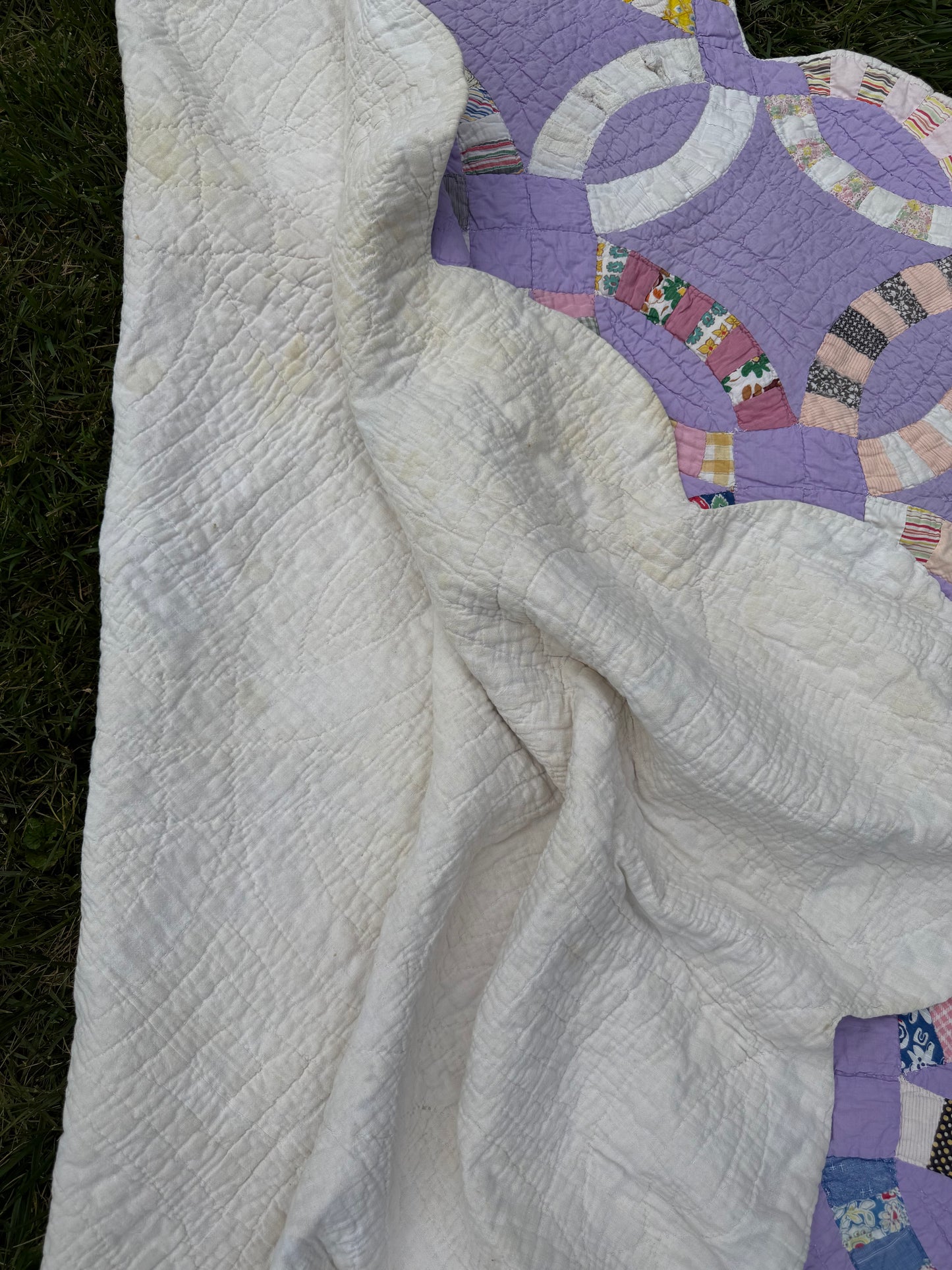 Vintage Lavender Wedding Ring Cutter Quilt
