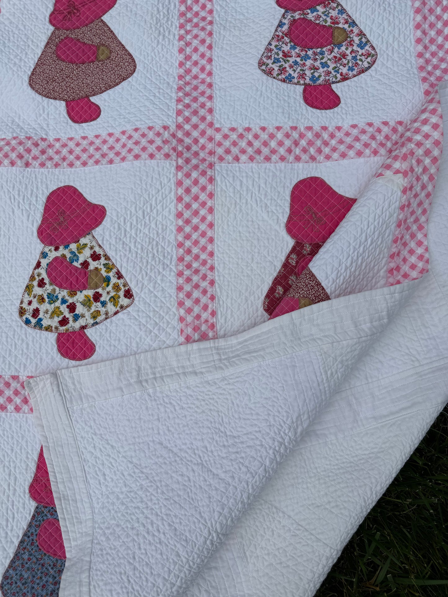 Vintage Sunbonnet Sue Quilt