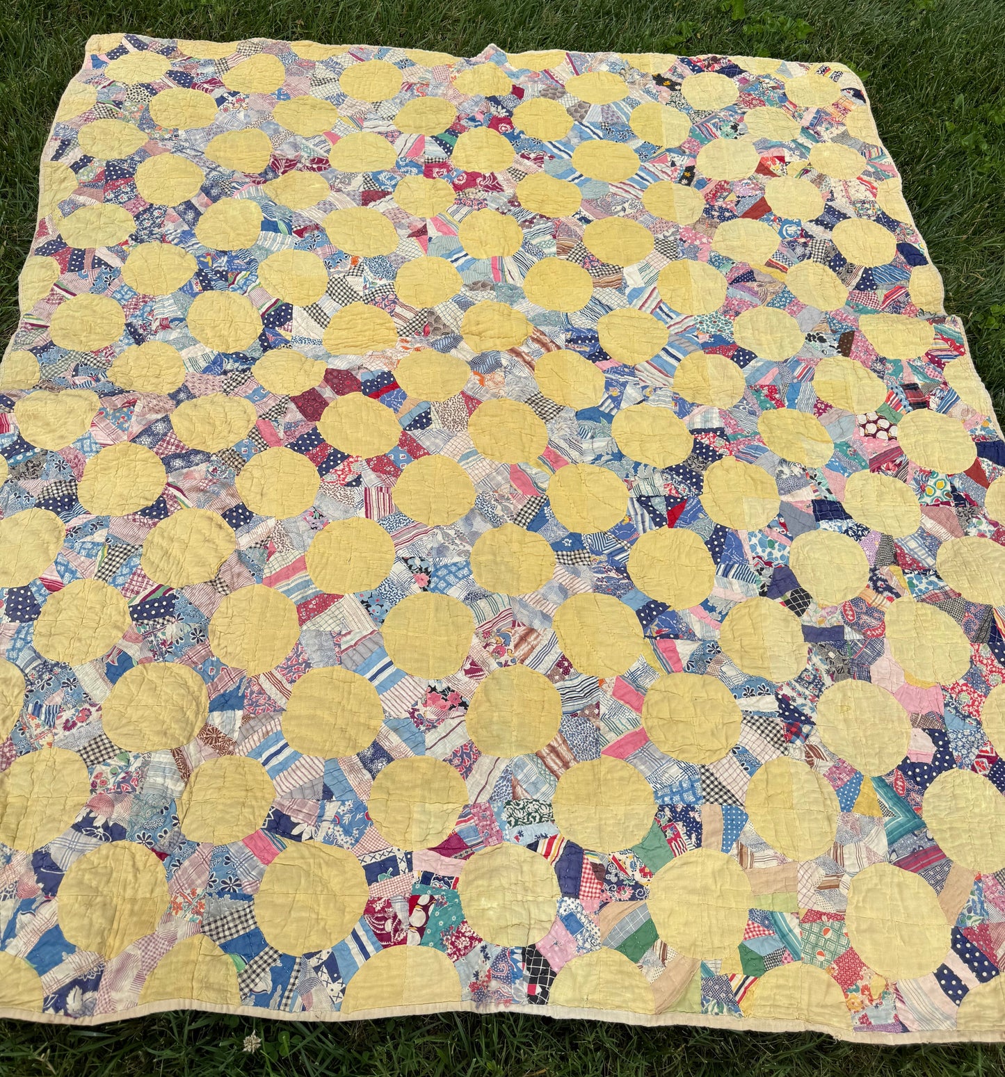 Vintage Yellow Snowball Quilt