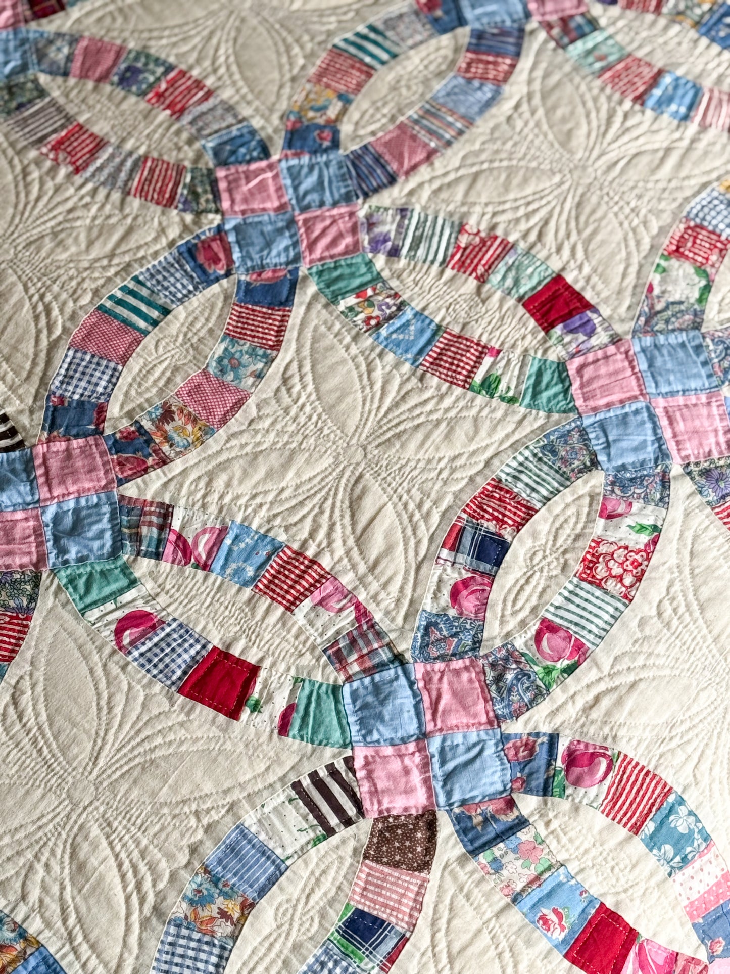 Vintage Double Wedding Ring Quilt