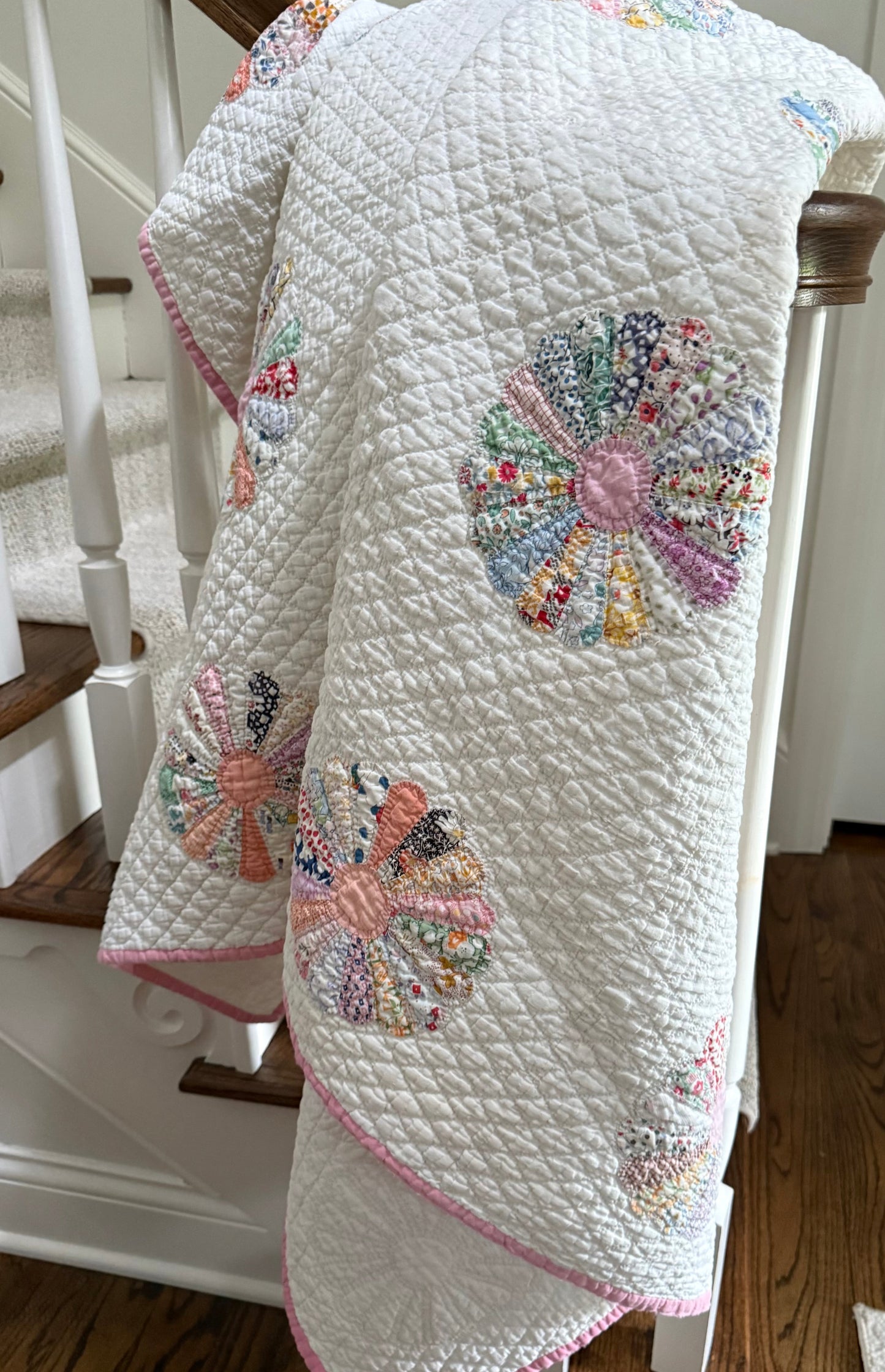 Vintage Dresden Plate Quilt