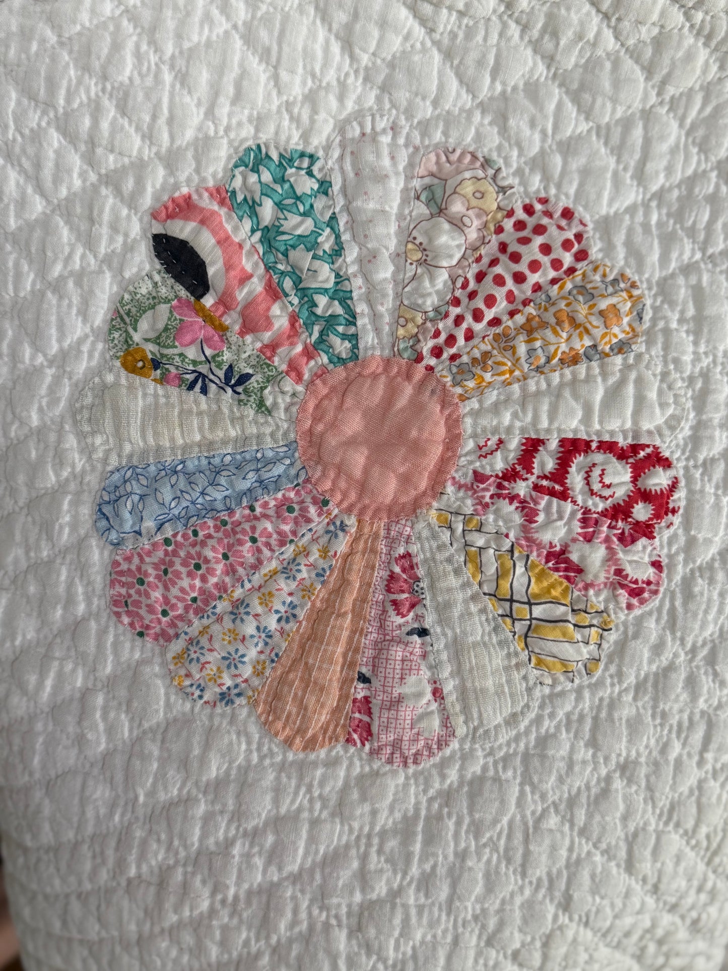 Vintage Dresden Plate Quilt