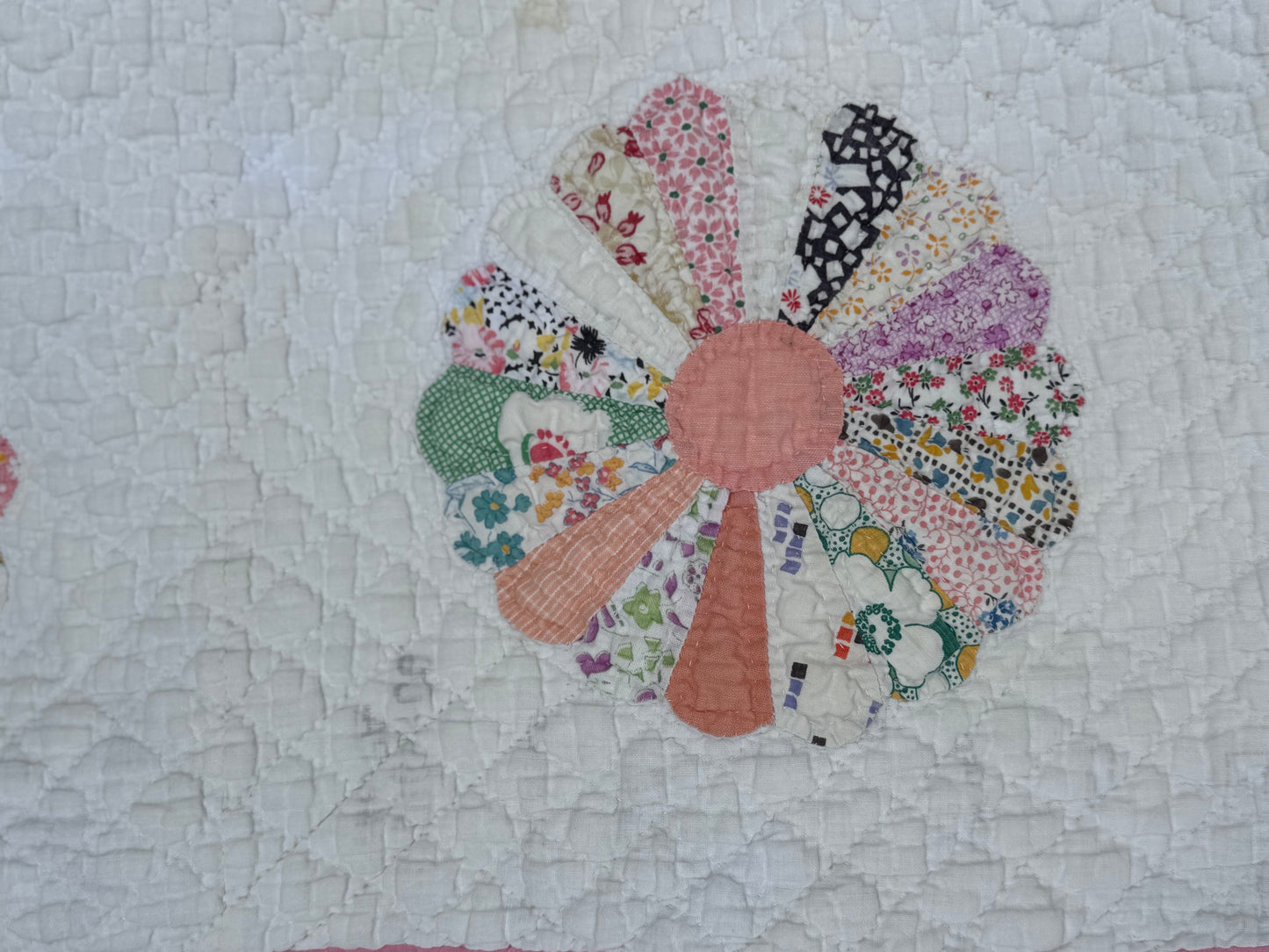 Vintage Dresden Plate Quilt