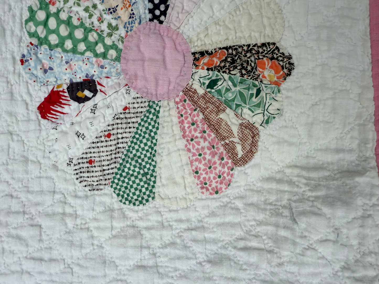 Vintage Dresden Plate Quilt
