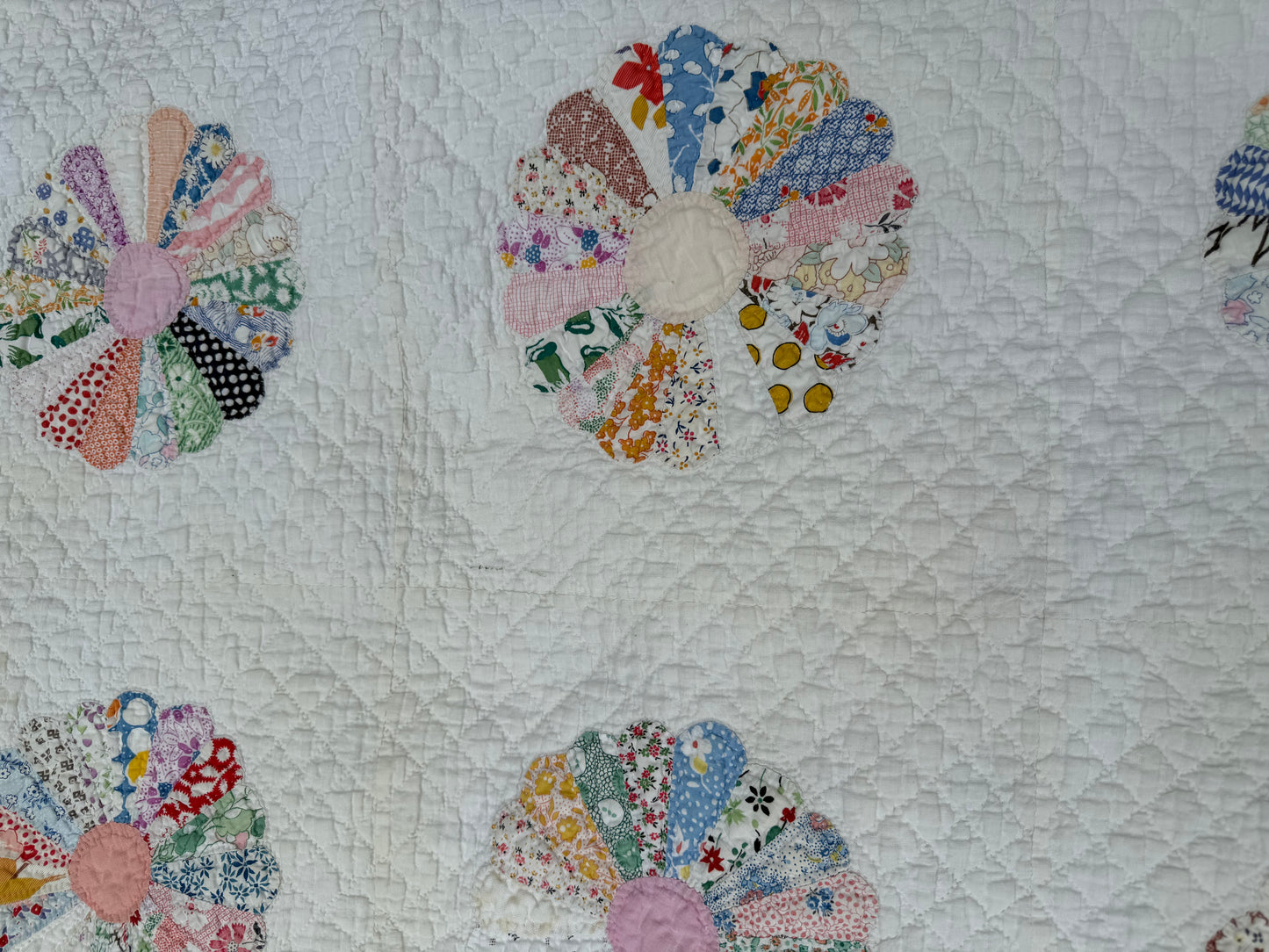 Vintage Dresden Plate Quilt