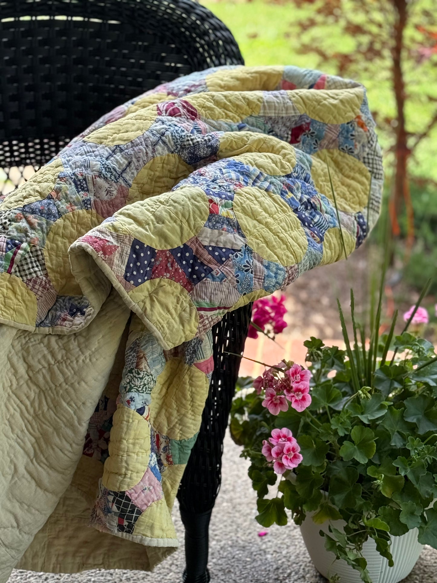 Vintage Yellow Snowball Quilt