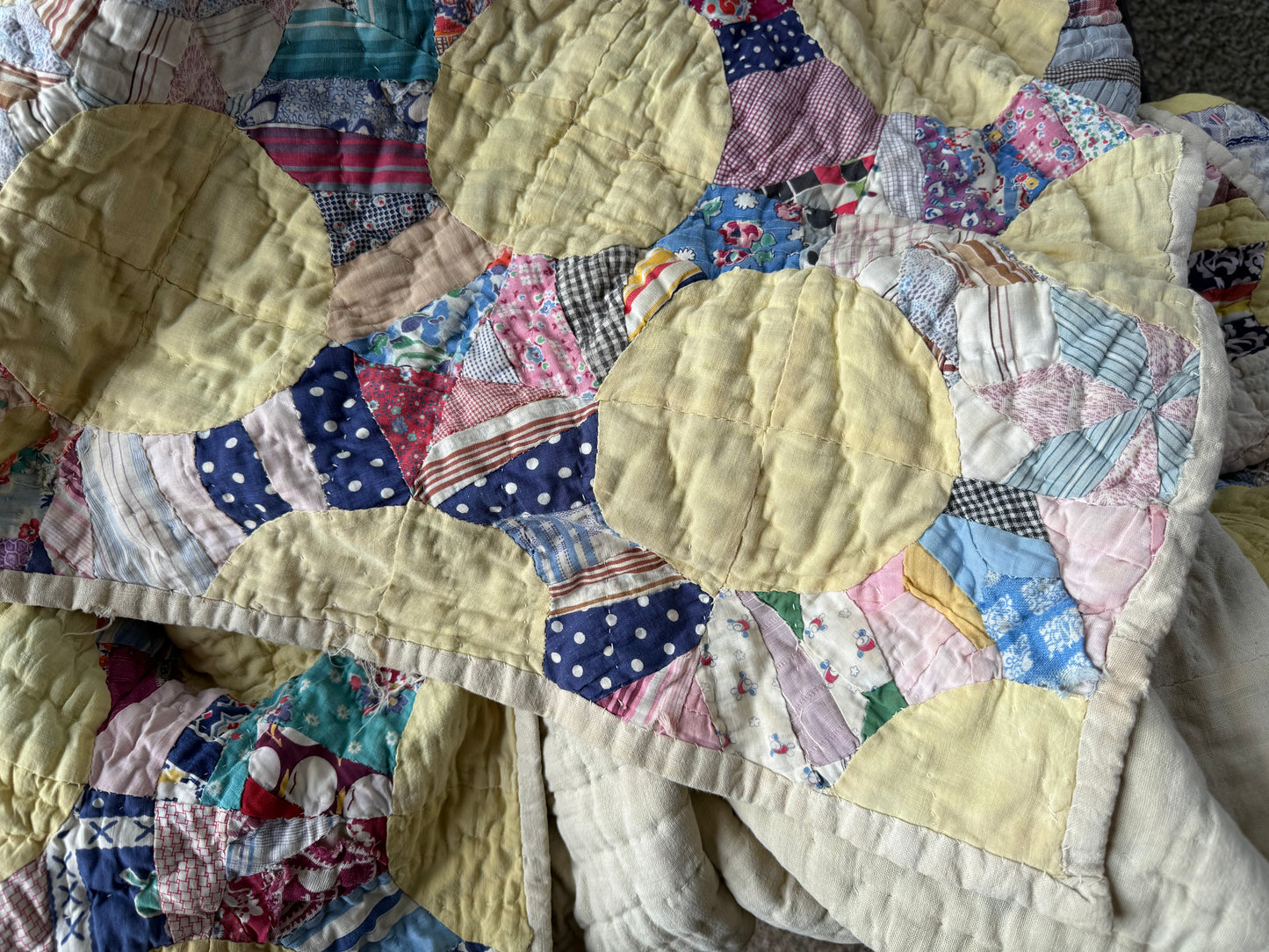 Vintage Yellow Snowball Quilt