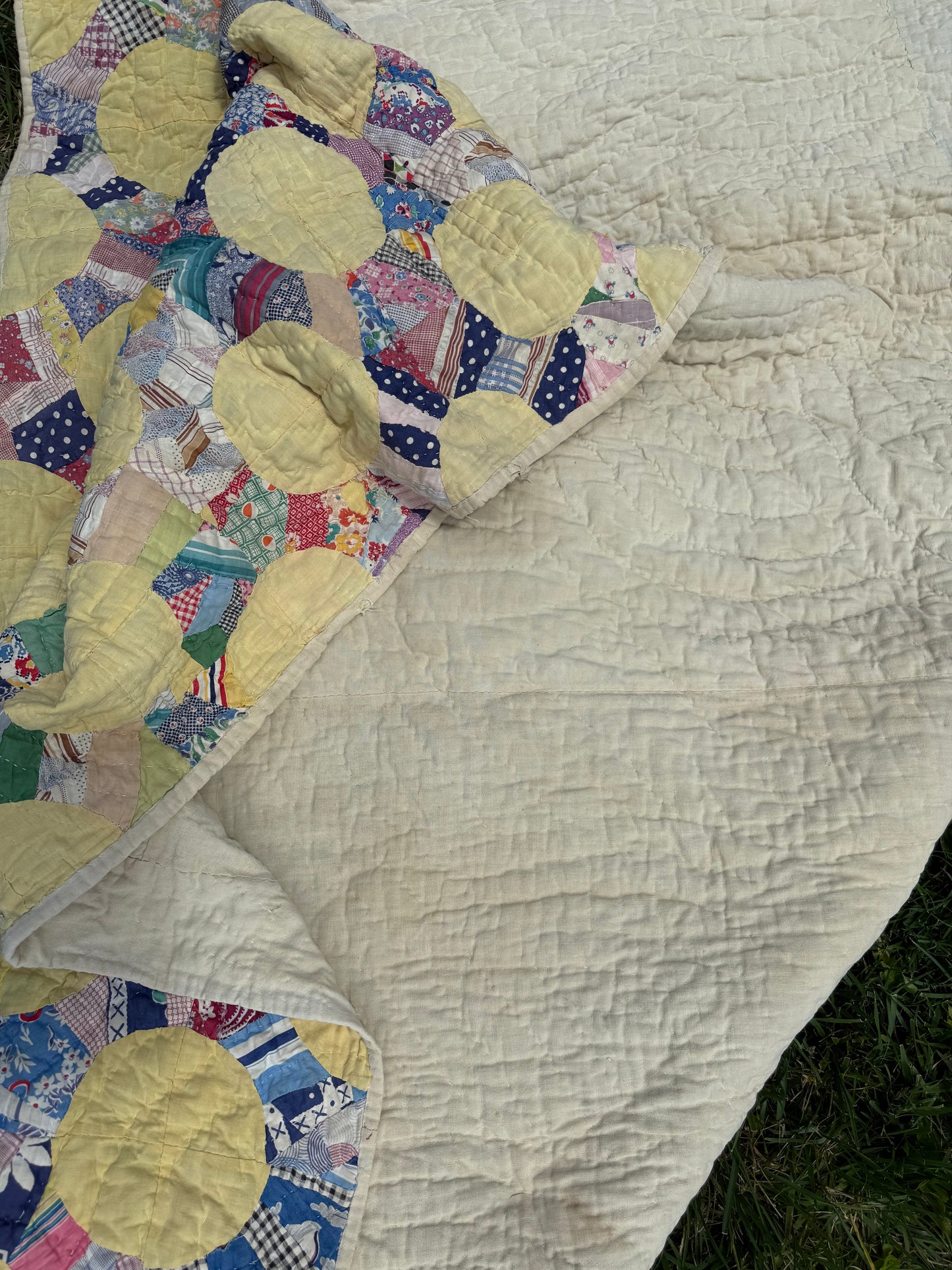Vintage Yellow Snowball Quilt