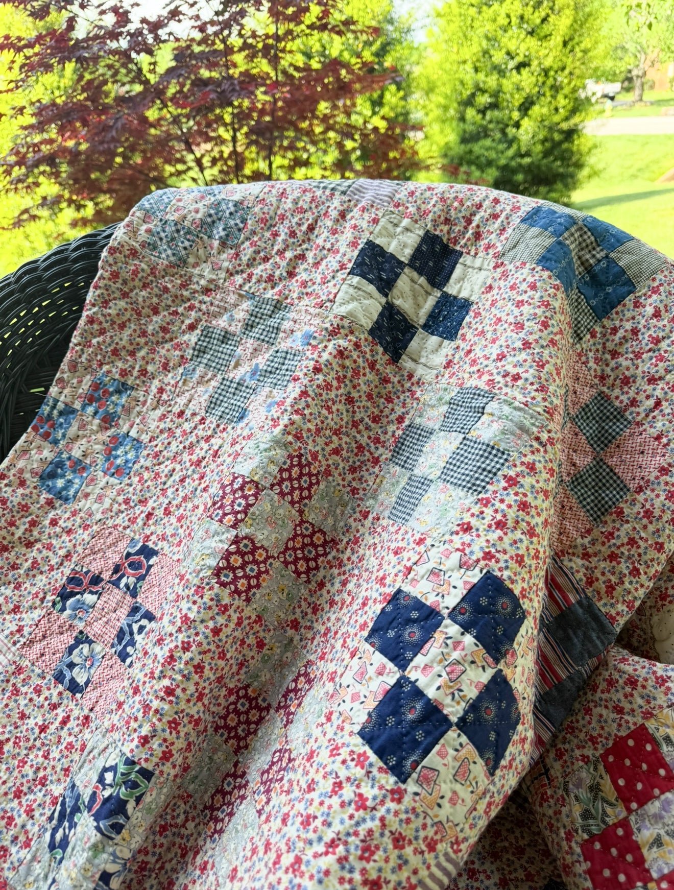 Vintage Red Floral Background Nine Patch Quilt