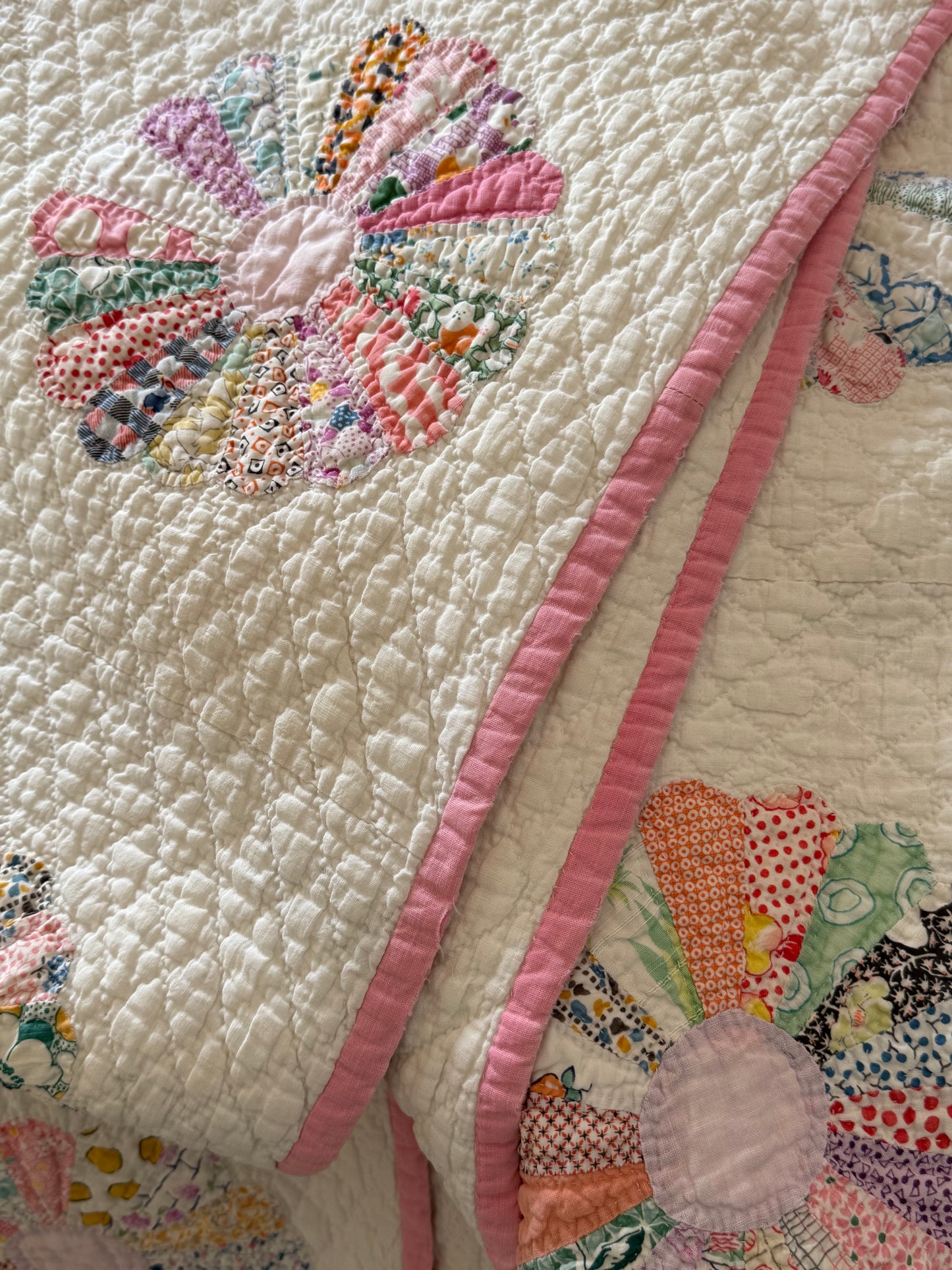 Vintage Dresden Plate Quilt