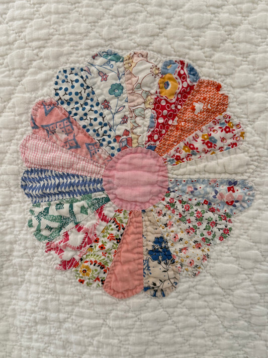 Vintage Dresden Plate Quilt